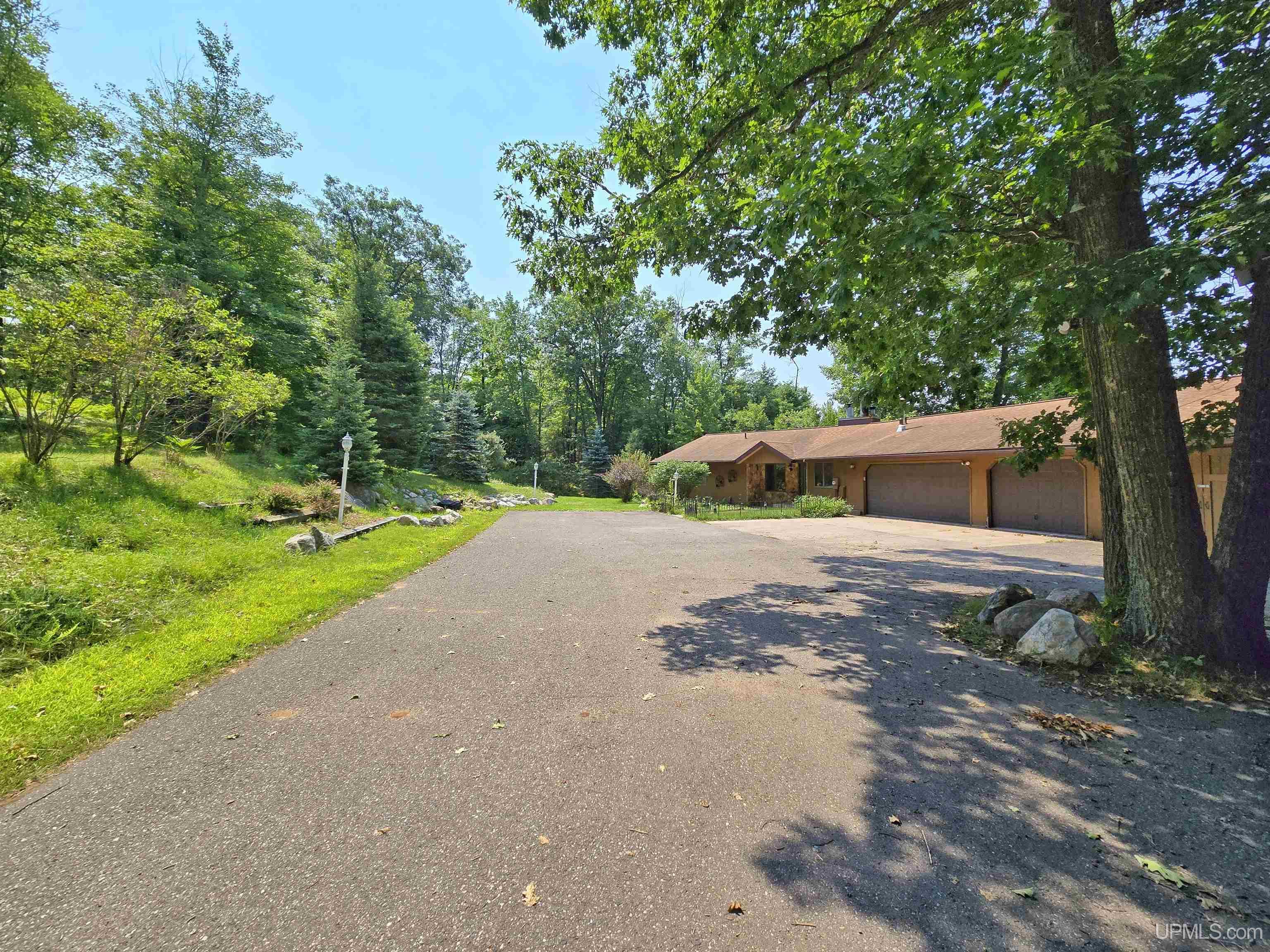 N4073 Pine Mountain Drive Property Photo 4