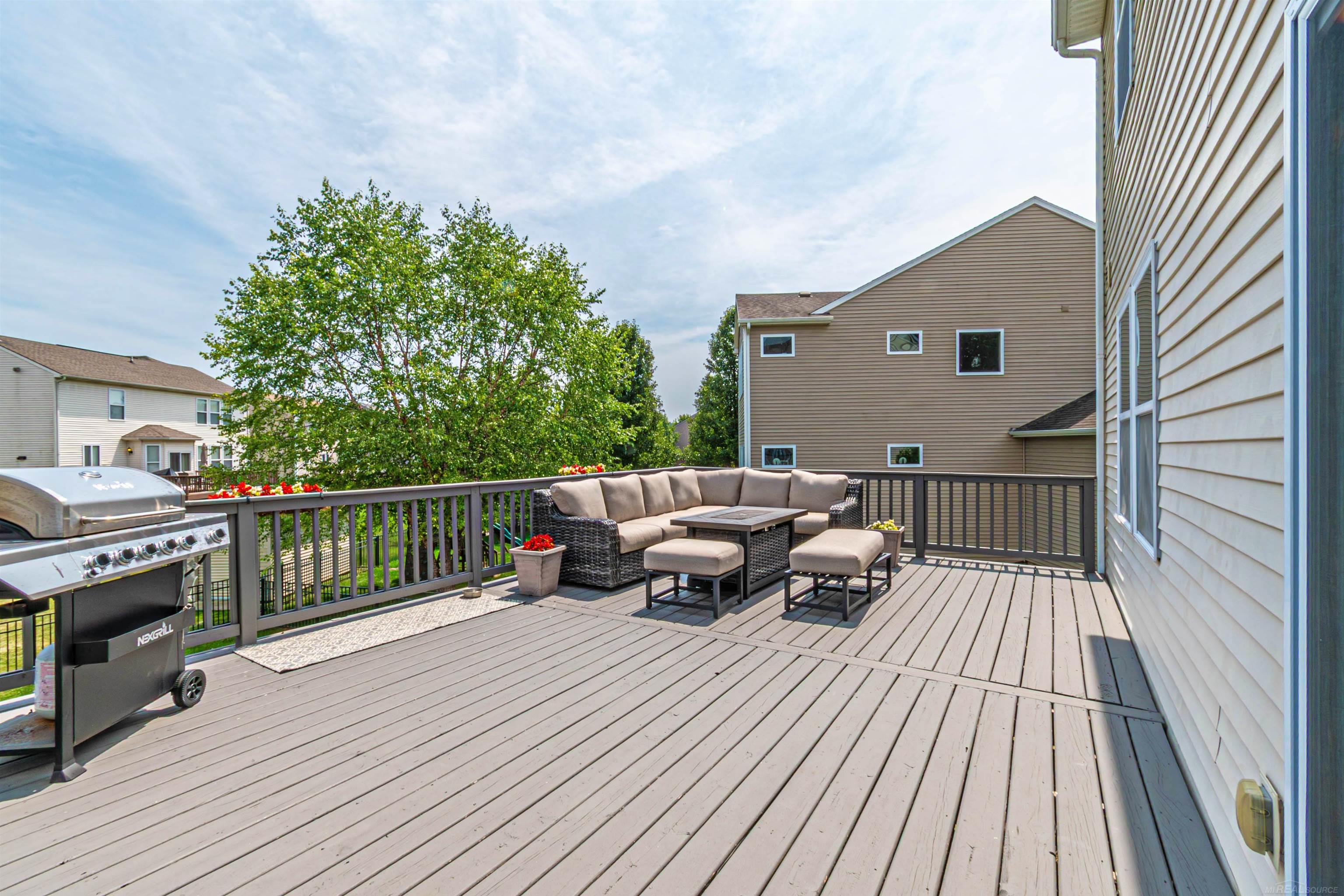 419 Ridgewood Drive Property Photo 8