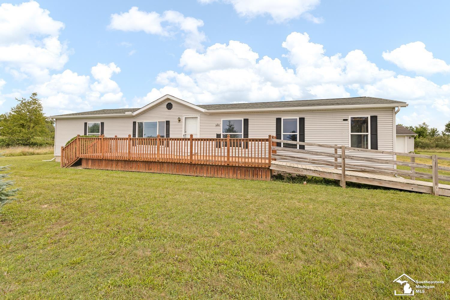 5445 Whaley Highway Property Photo 1