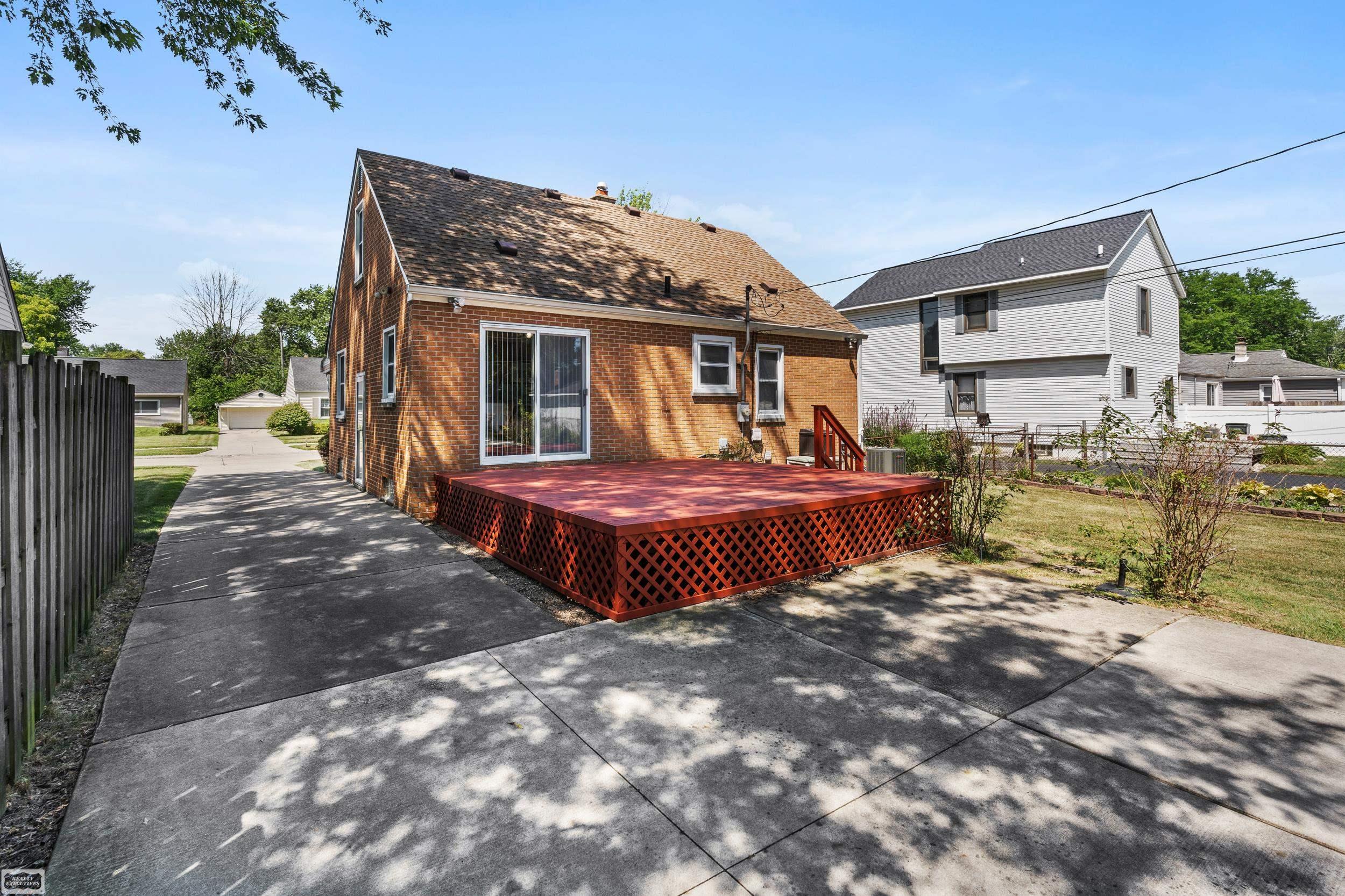 345 Gargantua Avenue Property Photo 29