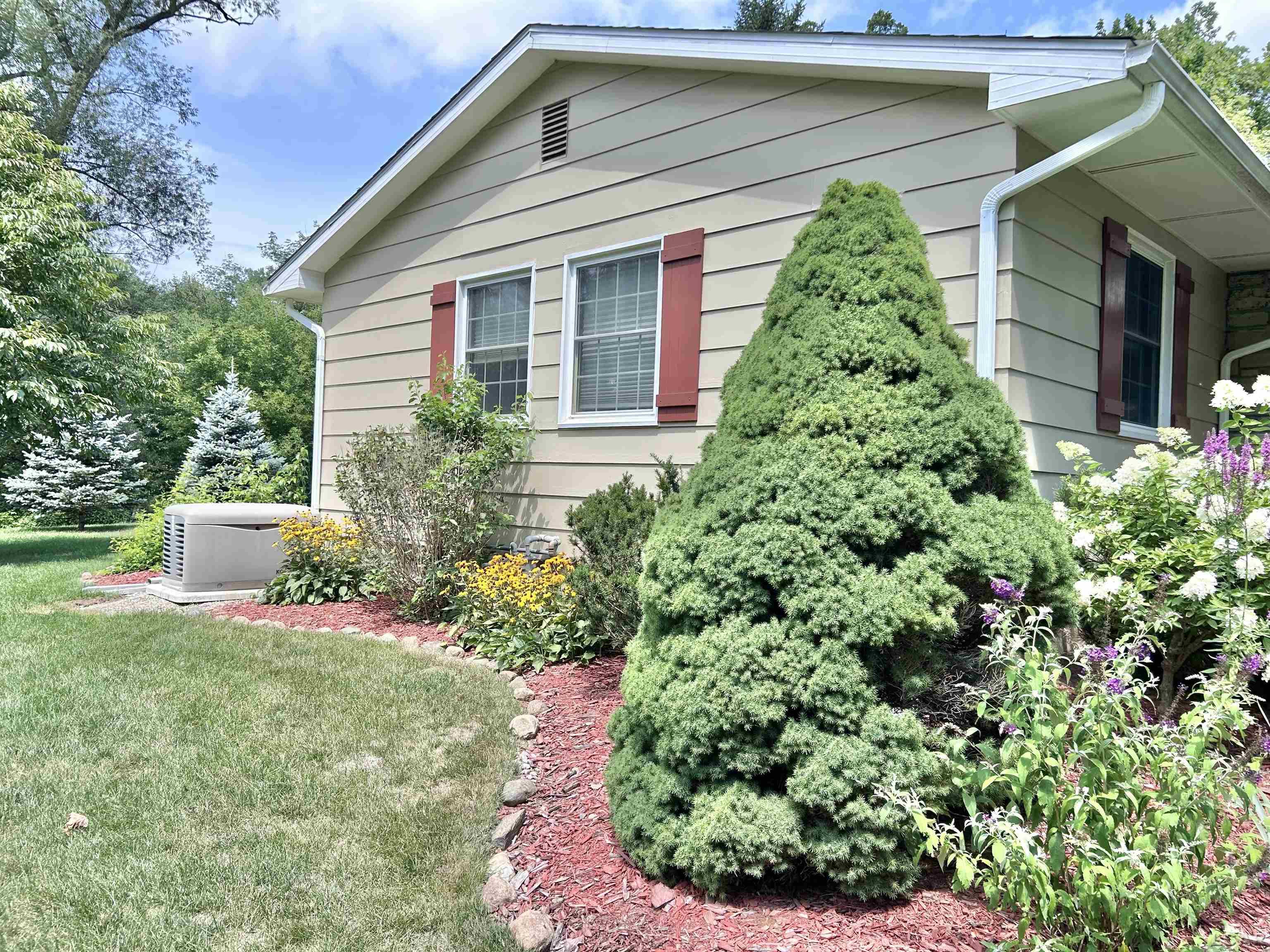 1719 Southgate Court Property Photo 3