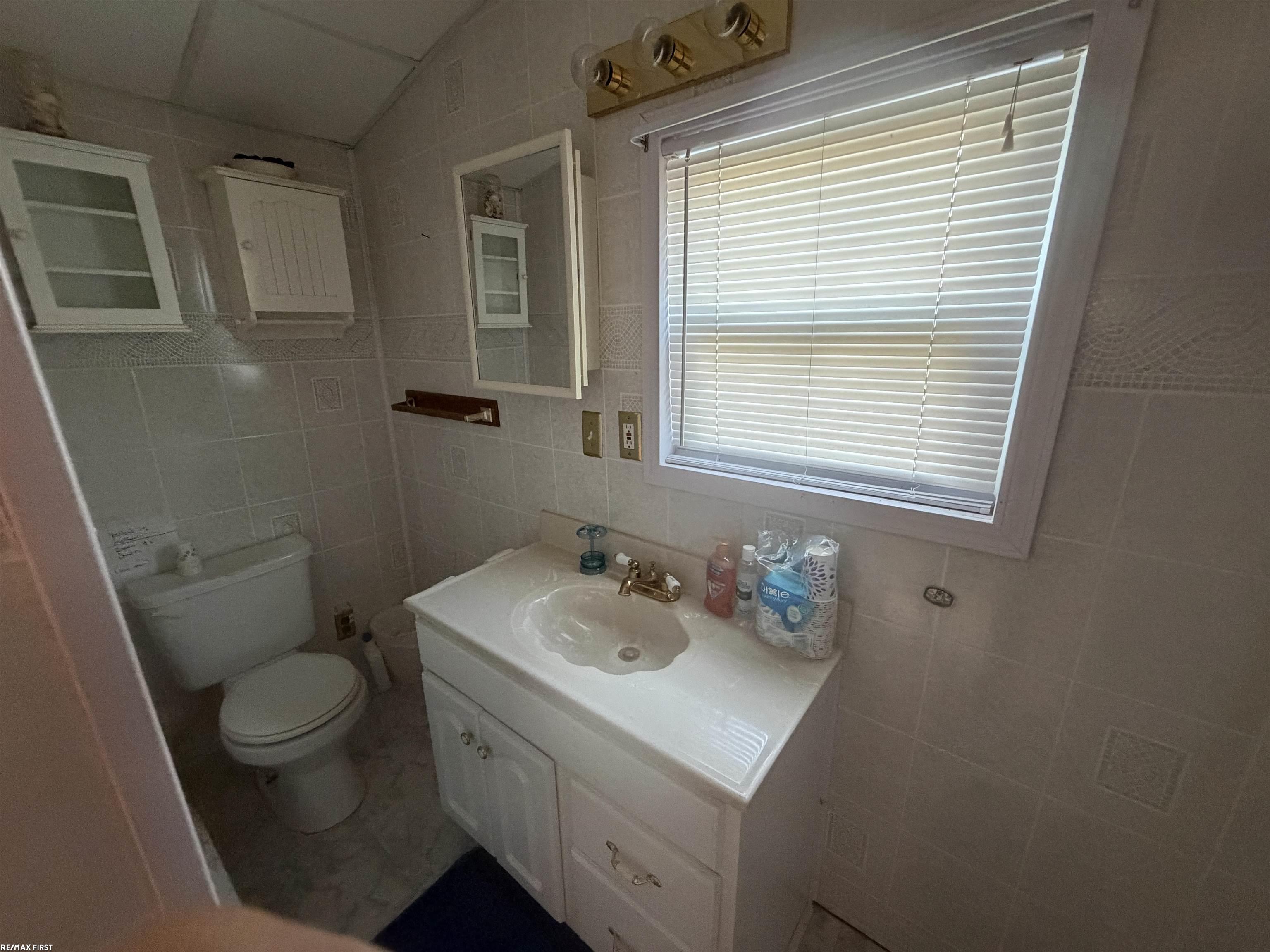 6540 Dickinson Island Property Photo 8