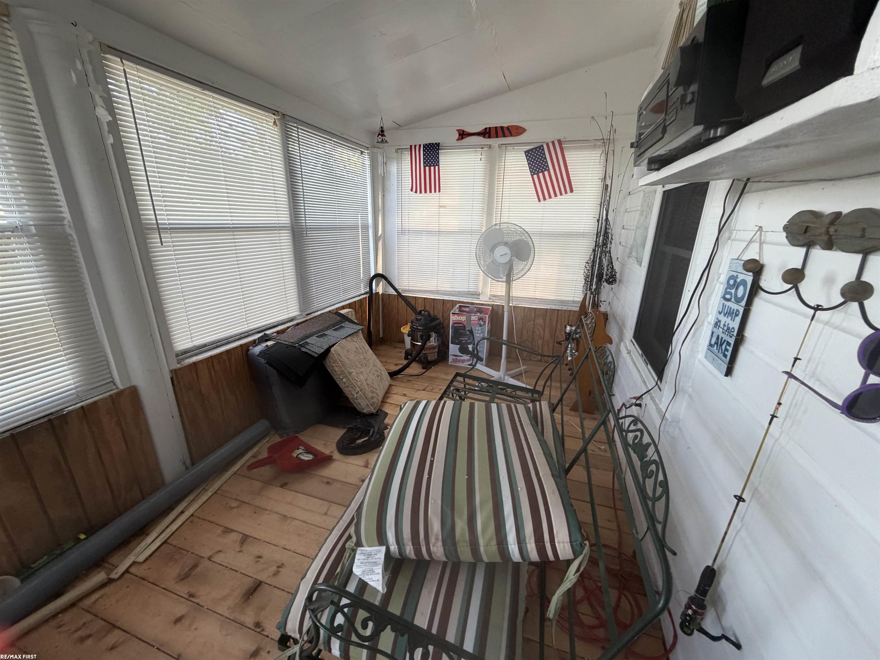 6540 Dickinson Island Property Photo 14
