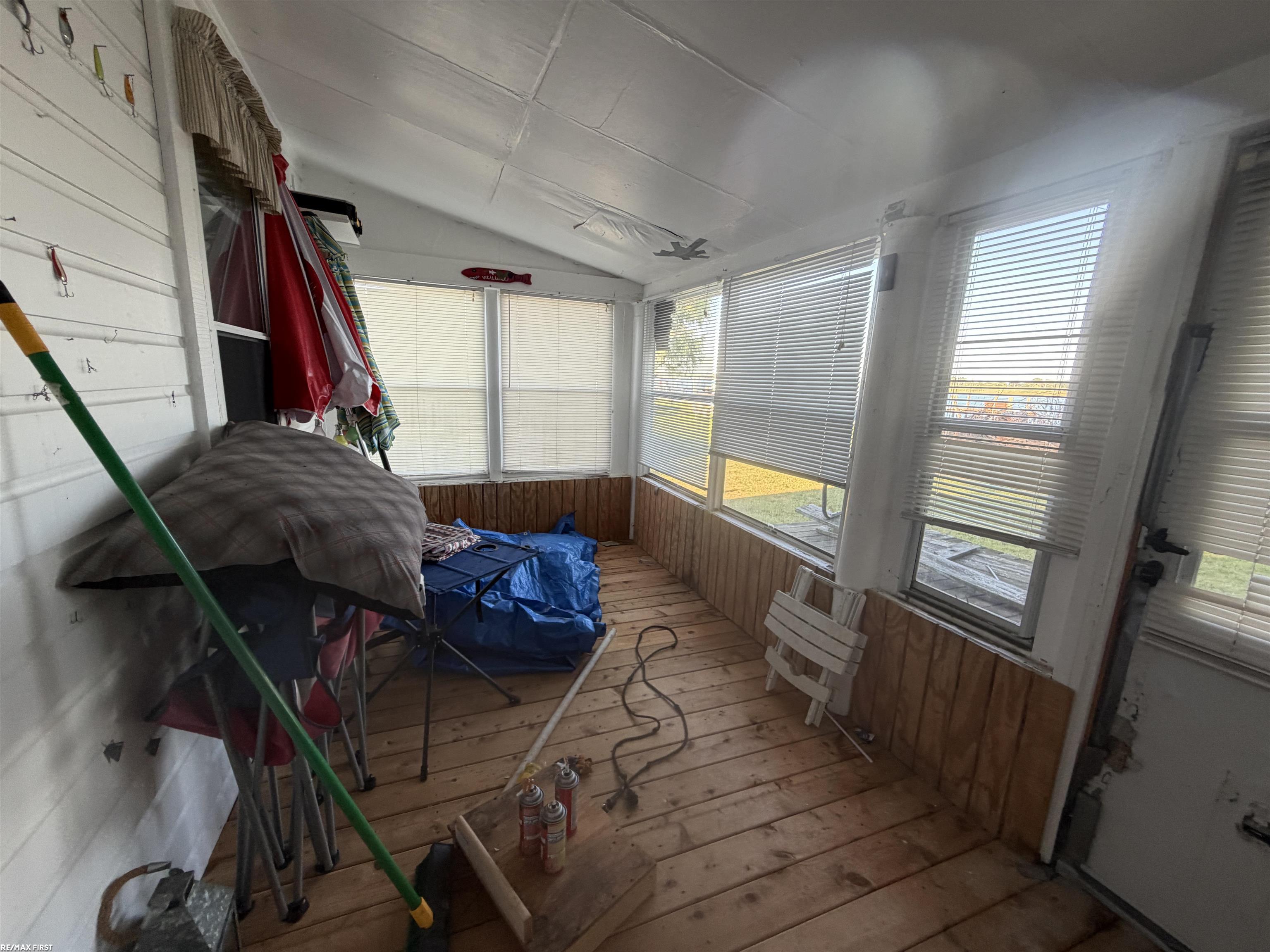 6540 Dickinson Island Property Photo 15