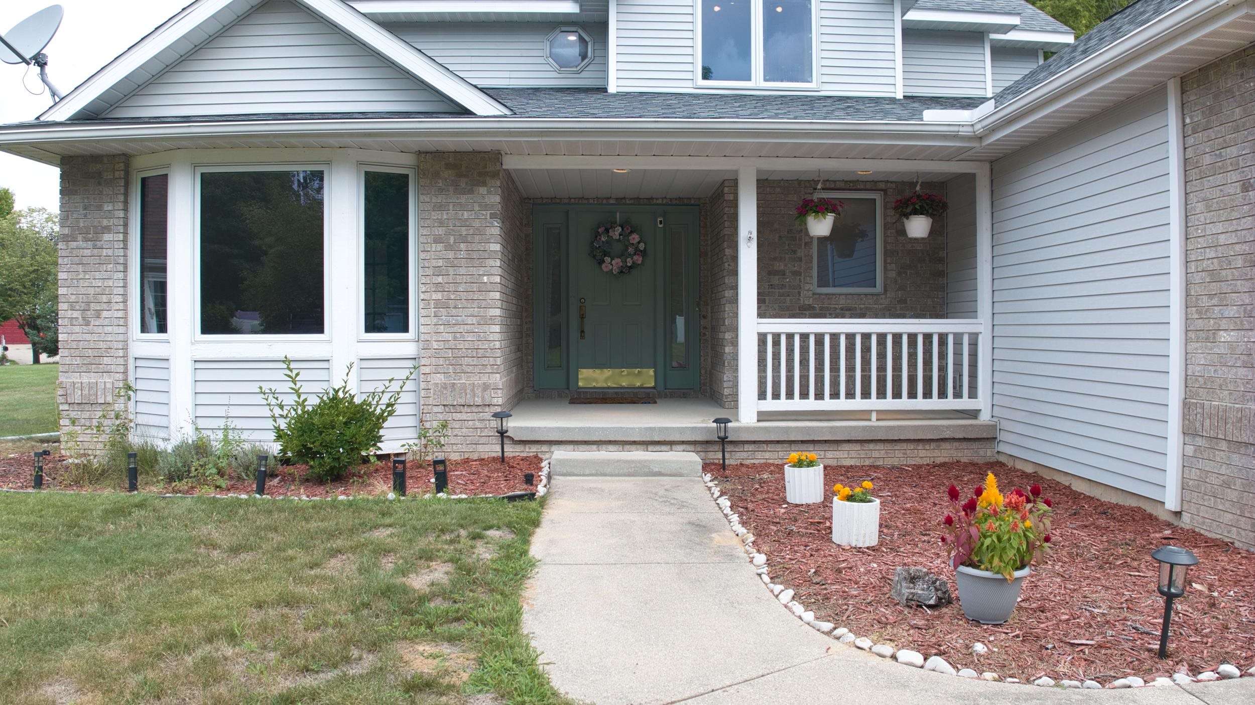 301 E Chapel Lane Property Photo 2