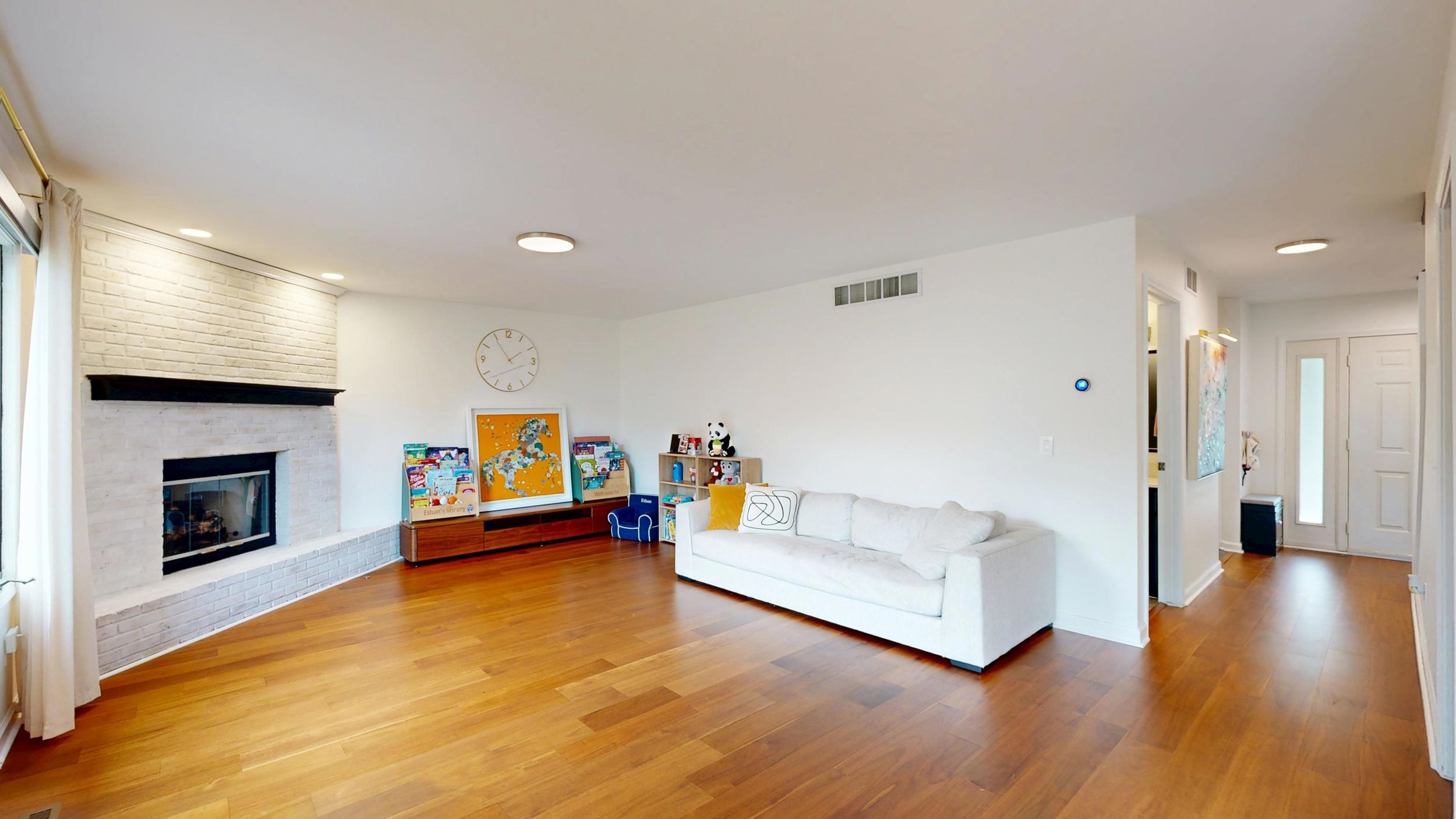 301 E Chapel Lane Property Photo 10
