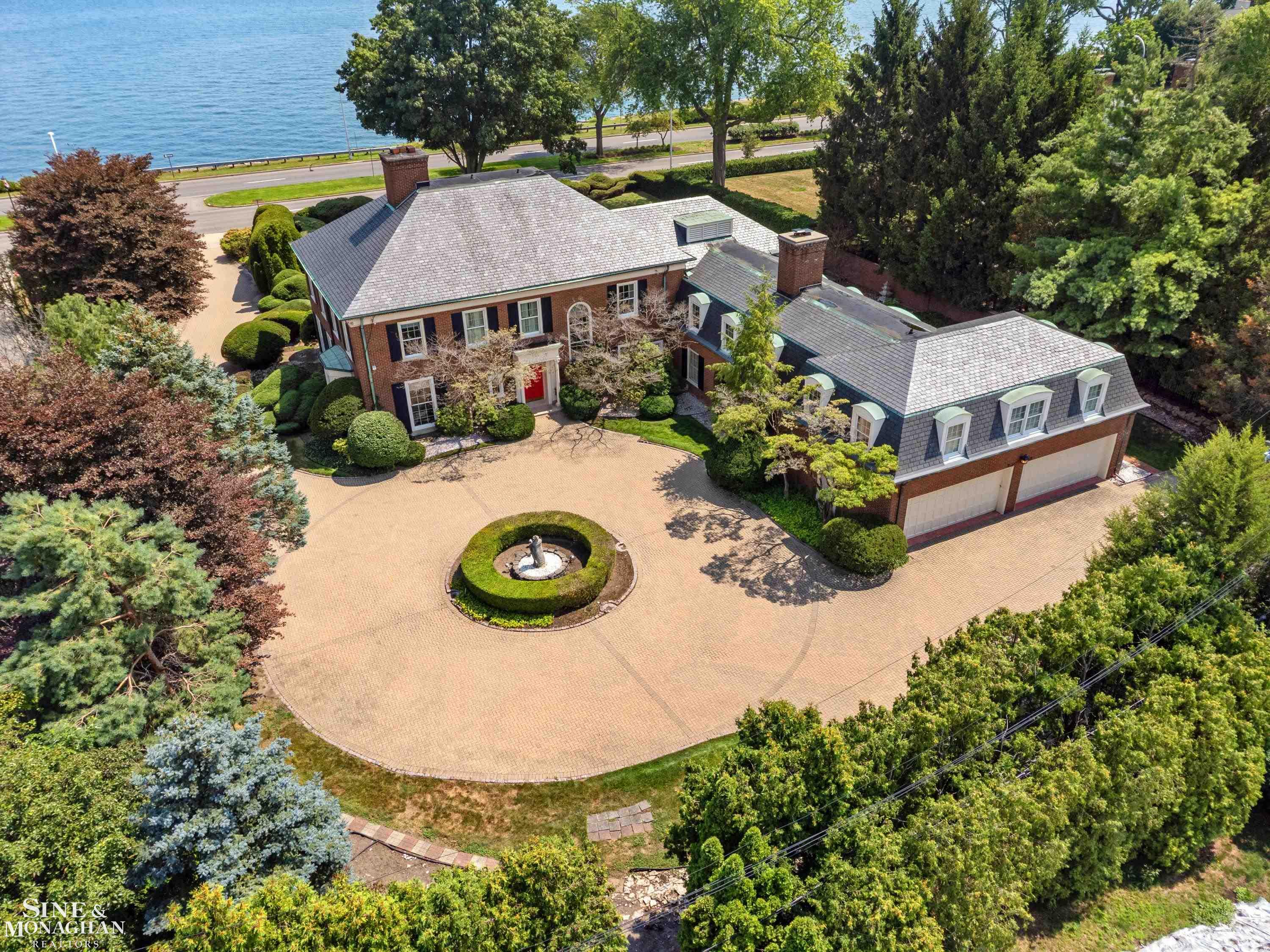 105 Lake Shore Road