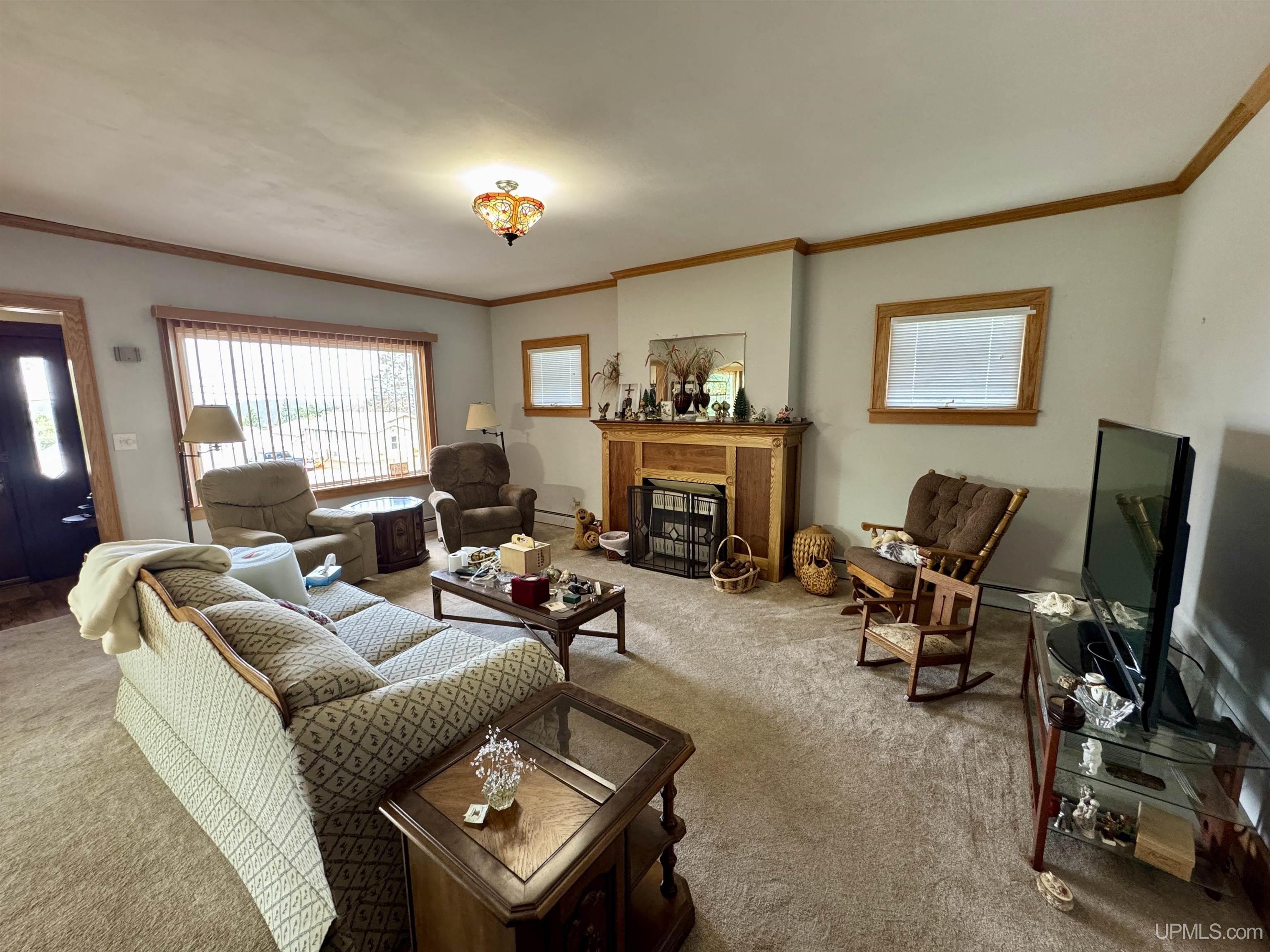 815 Erie Avenue Property Photo 6