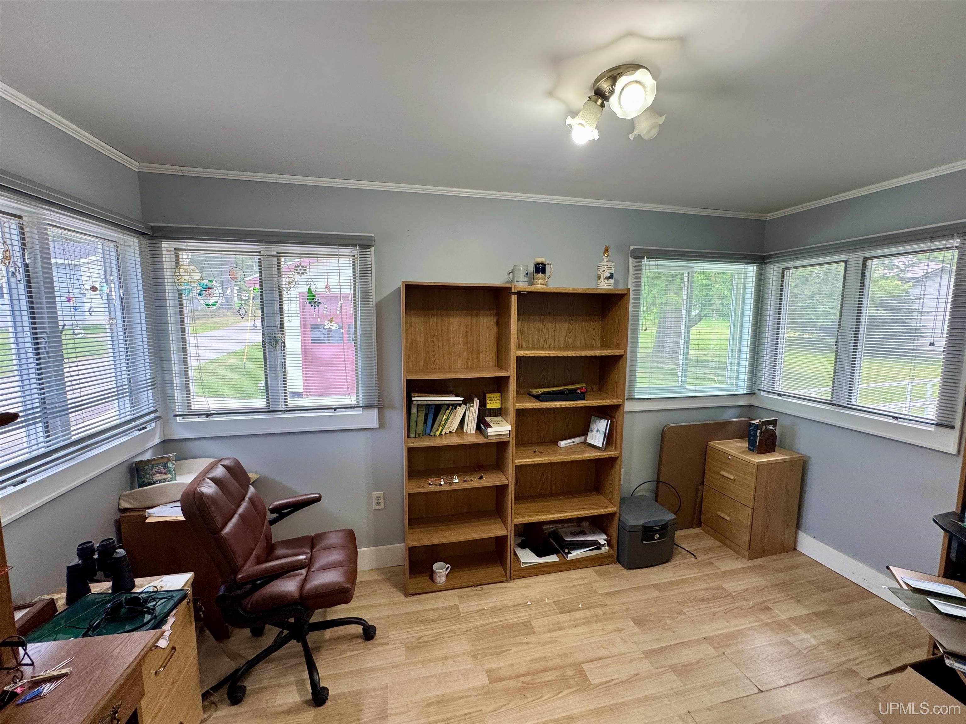 815 Erie Avenue Property Photo 9