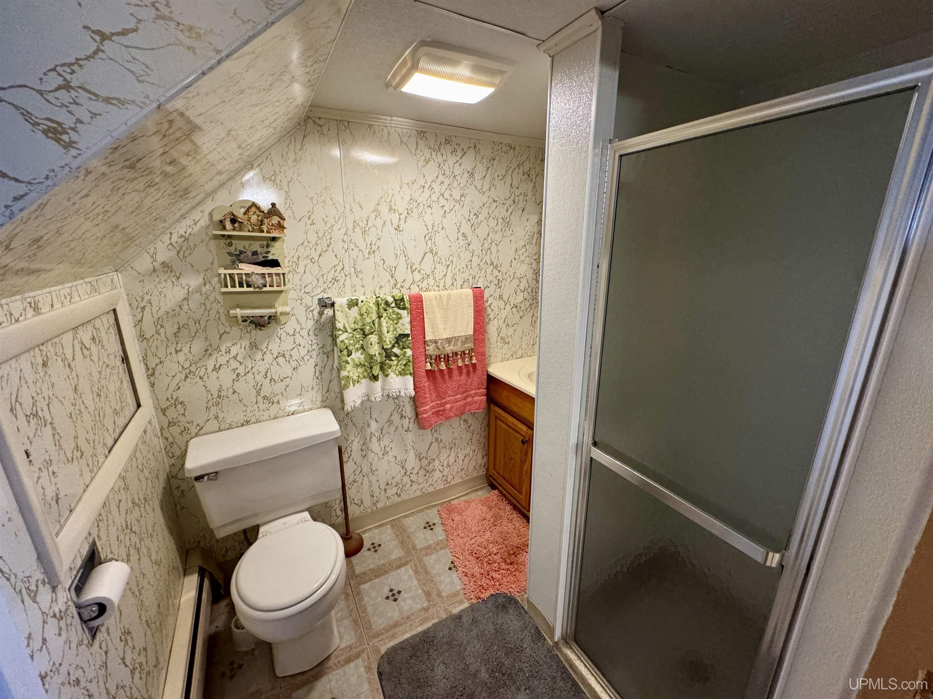 815 Erie Avenue Property Photo 17
