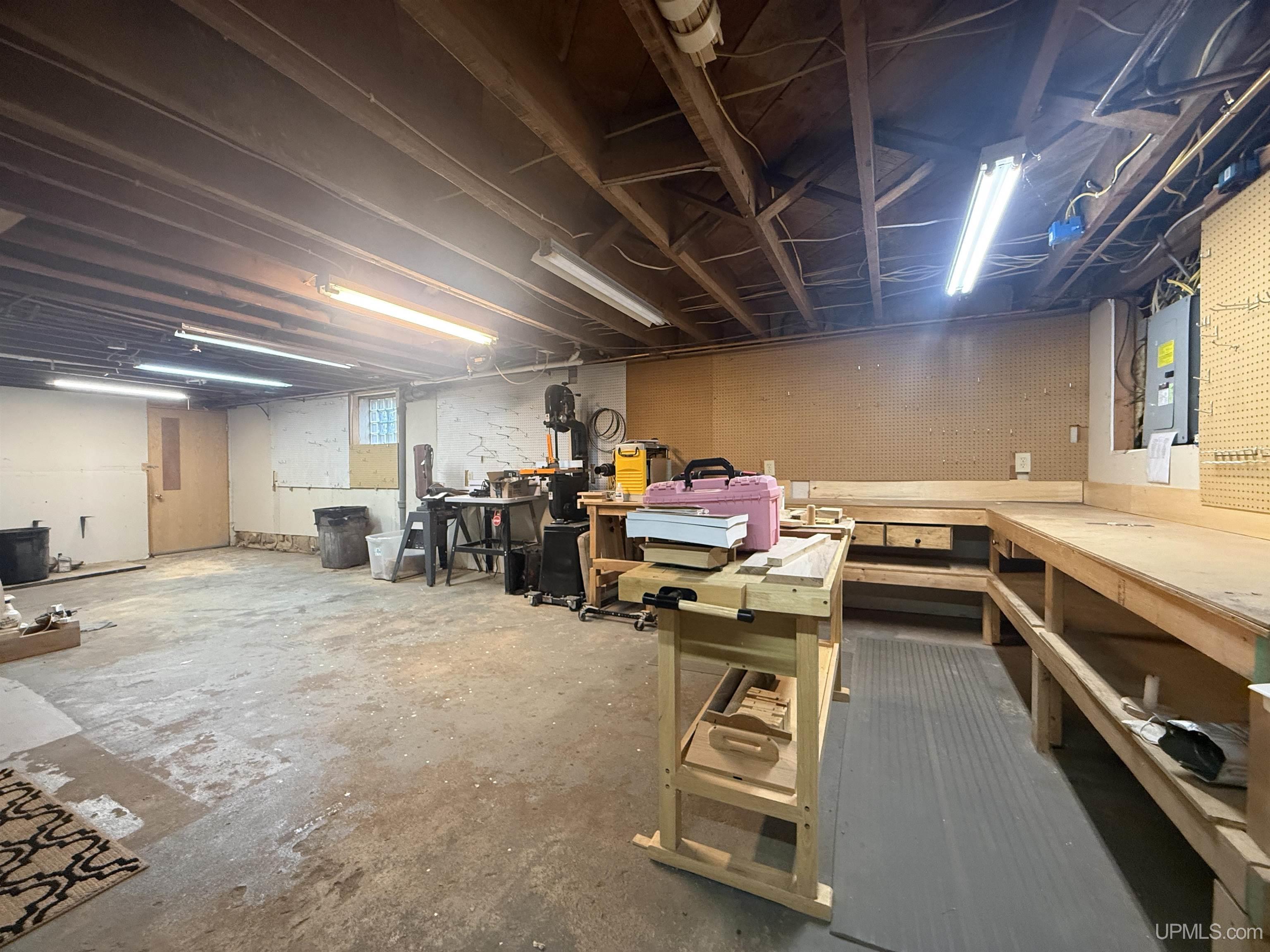 815 Erie Avenue Property Photo 20