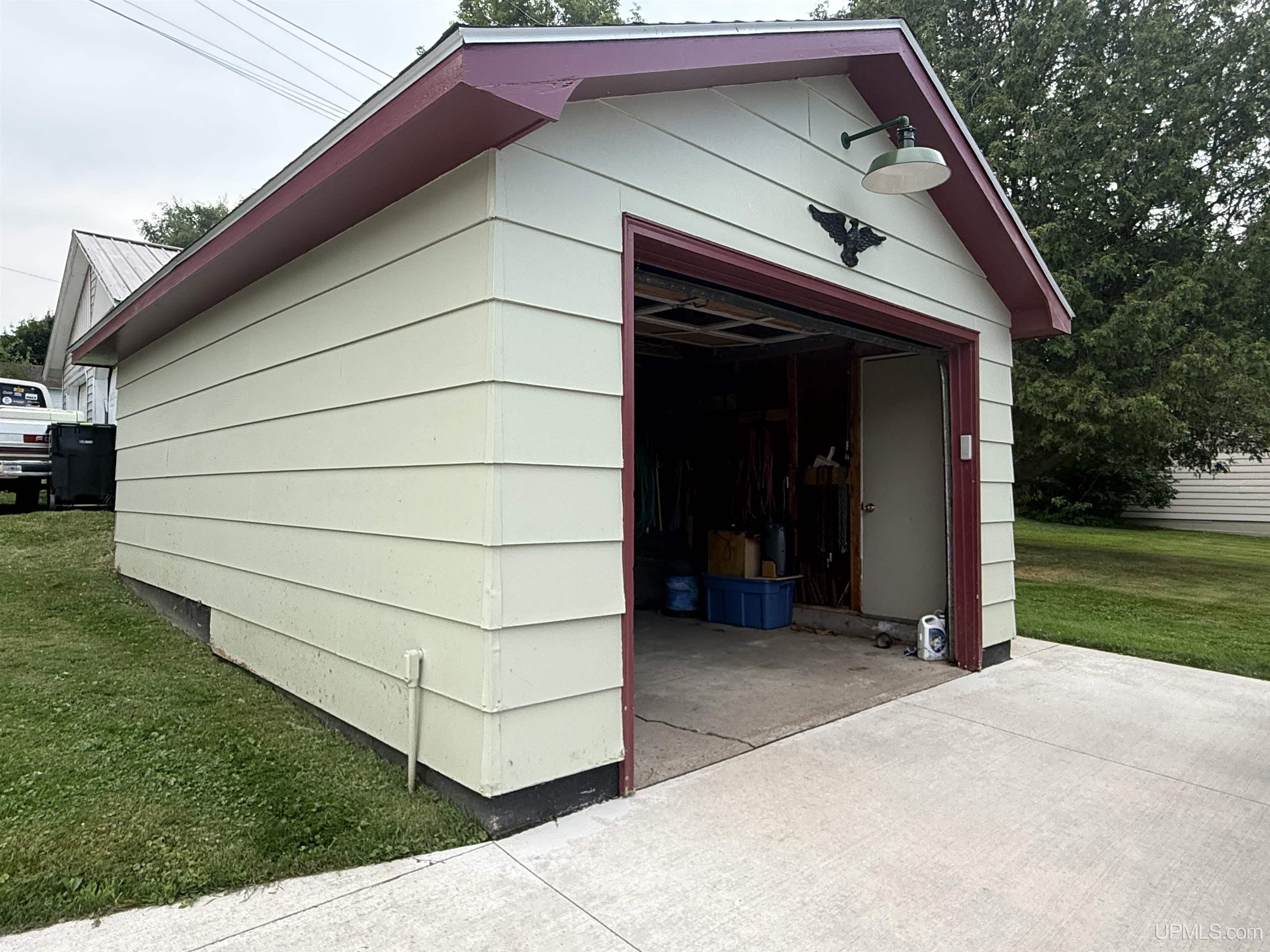 815 Erie Avenue Property Photo 26