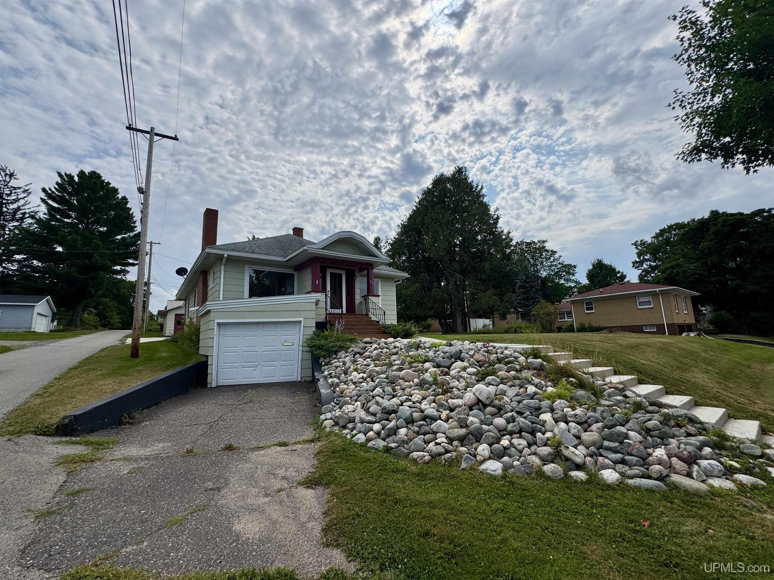 815 Erie Avenue Property Photo 28