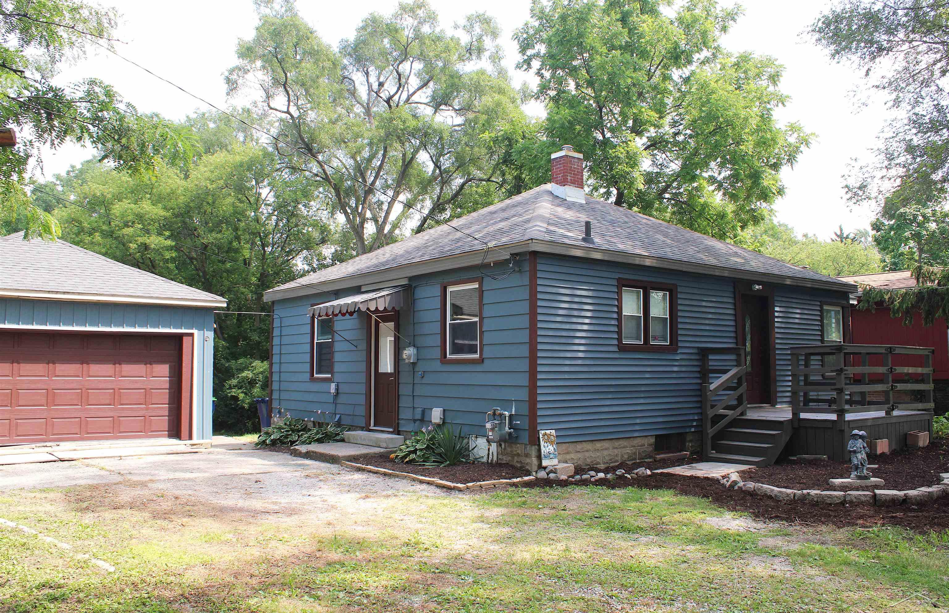 3895 S Washington Road Property Photo 1