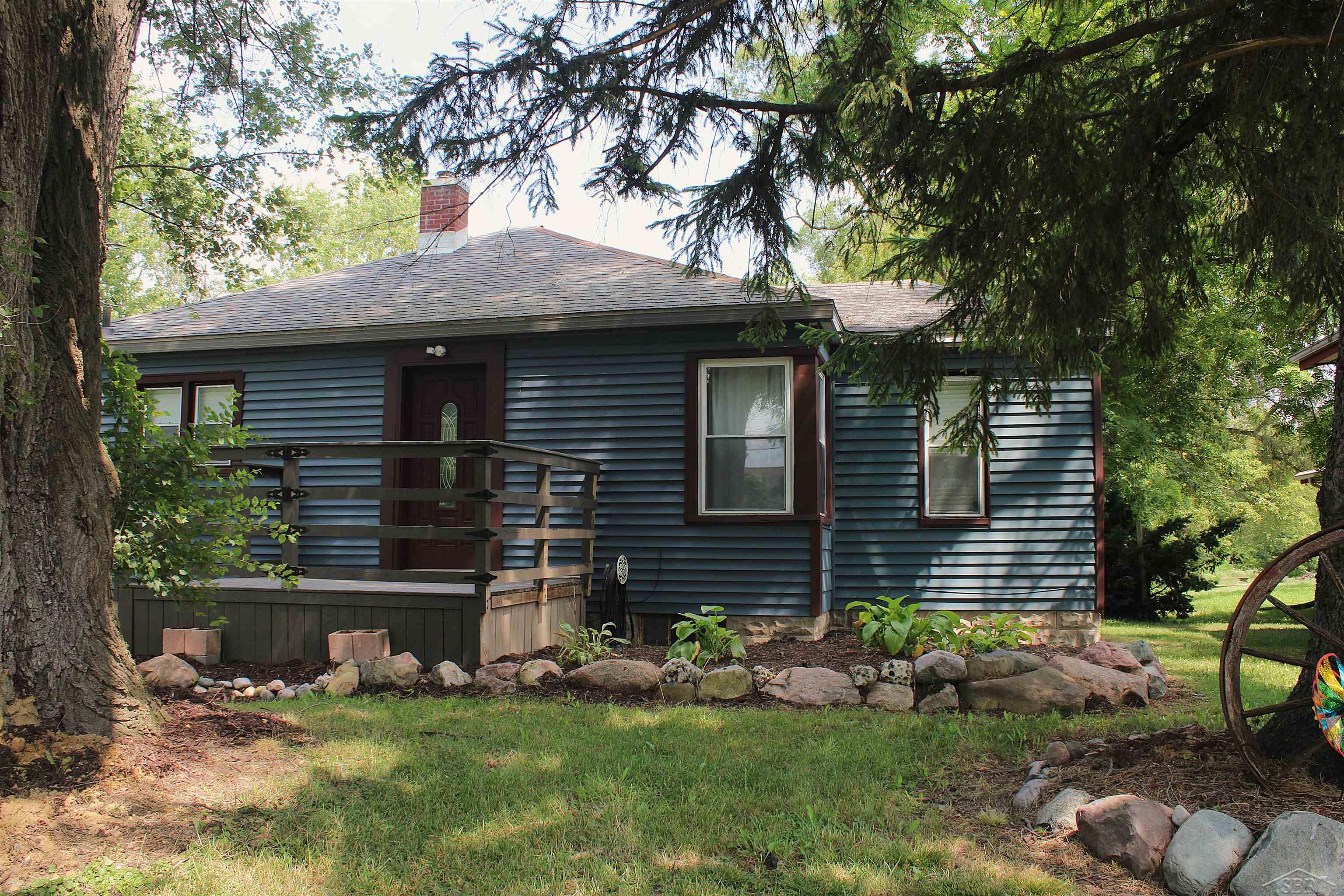3895 S Washington Road Property Photo 5