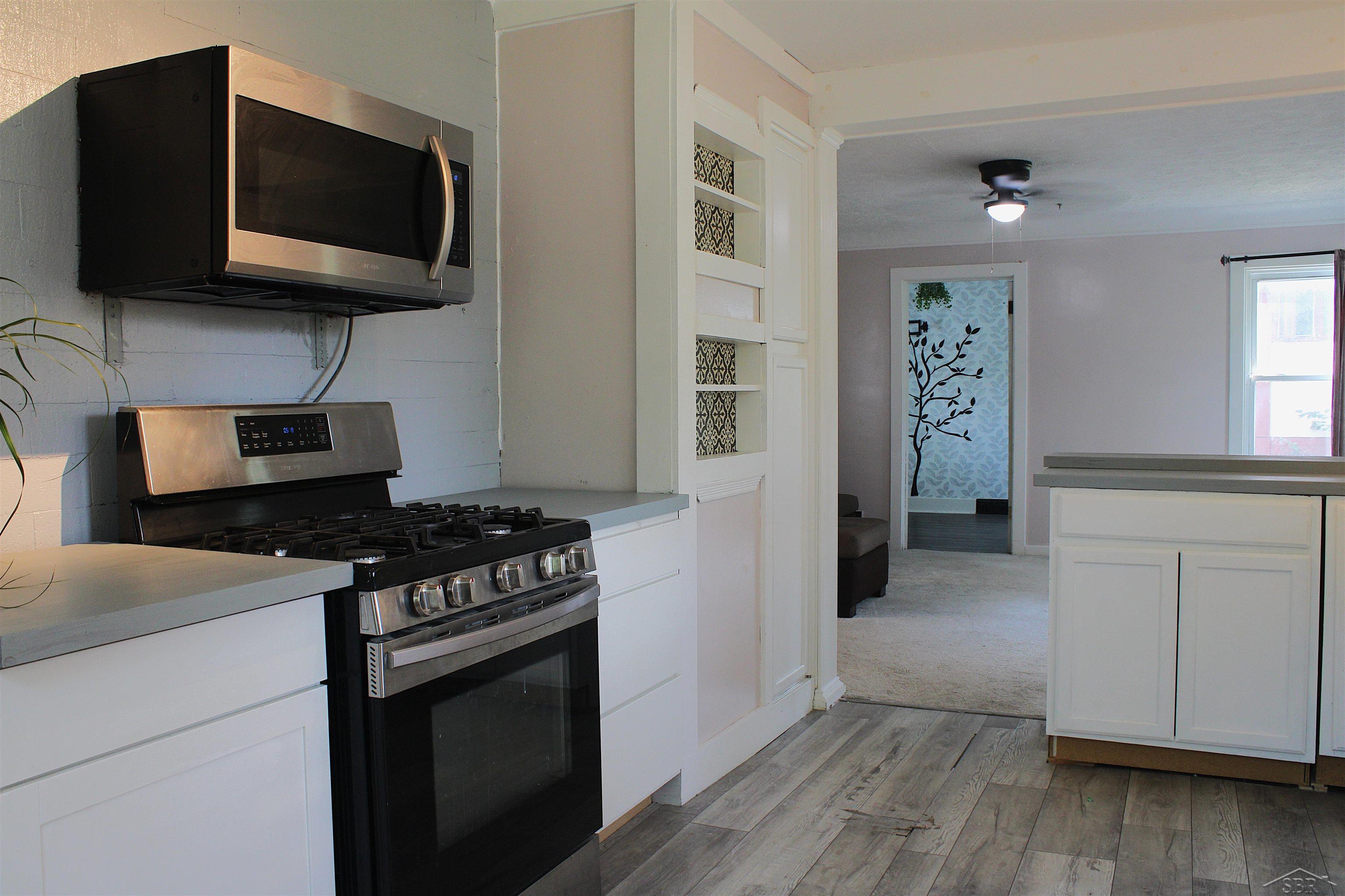 3895 S Washington Road Property Photo 6