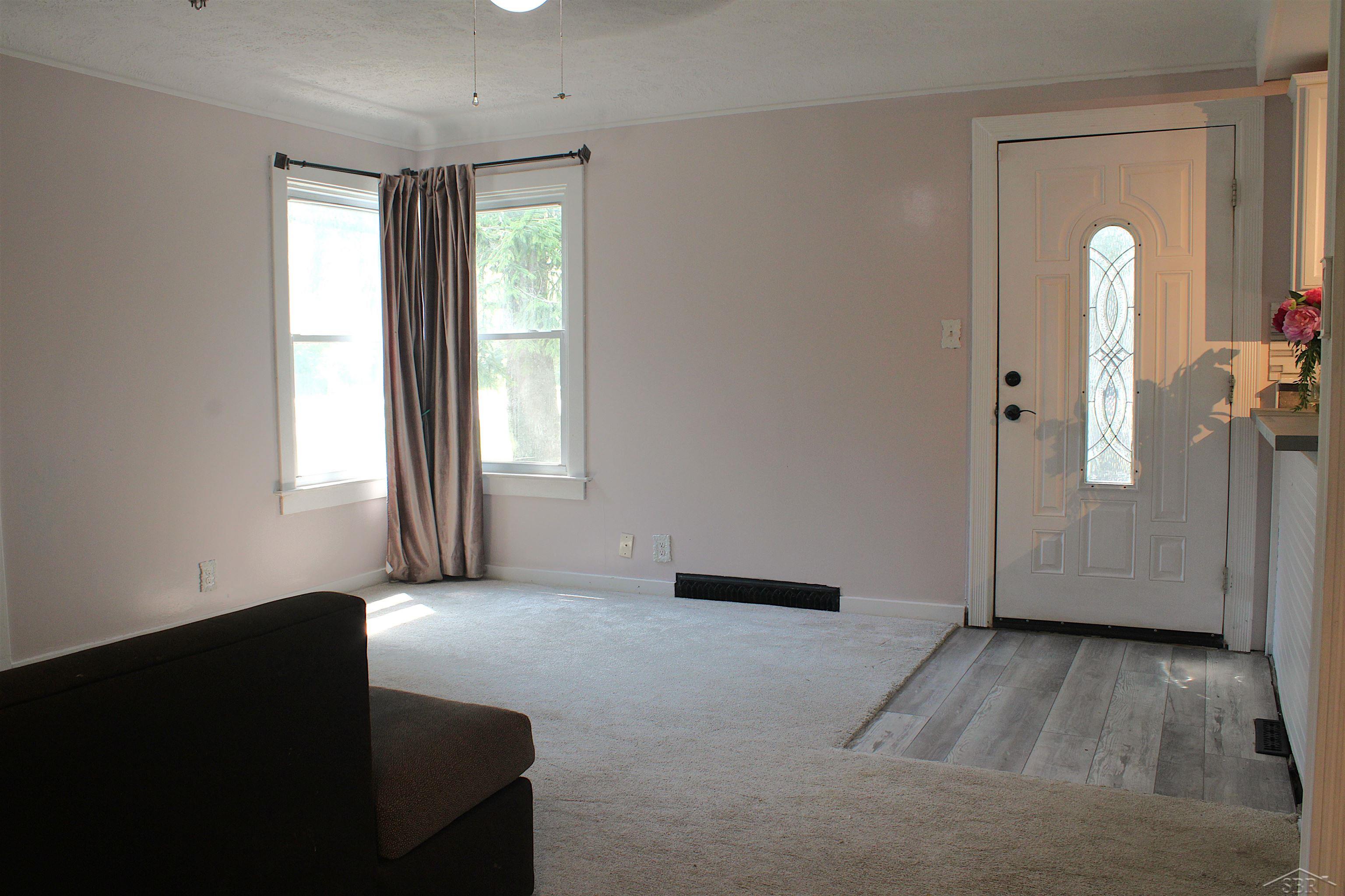 3895 S Washington Road Property Photo 12