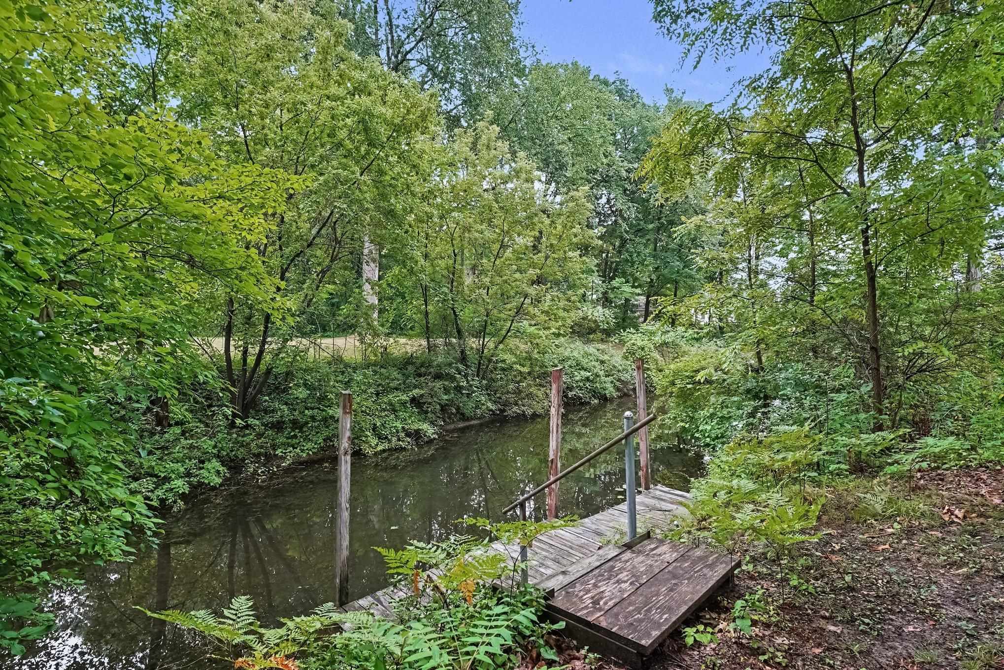 8180 Trails End Road Property Photo 3