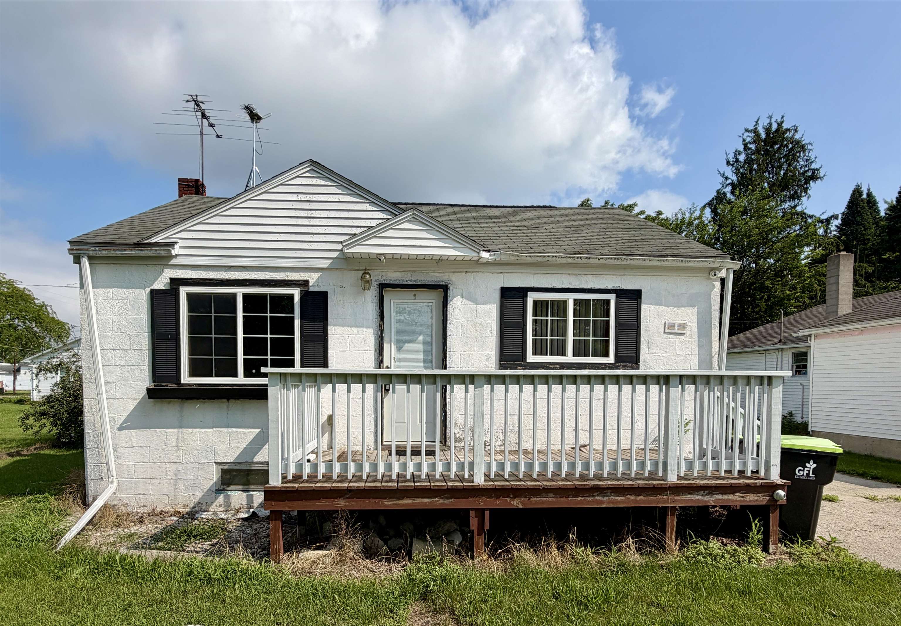 111 6th Street Property Photo 1