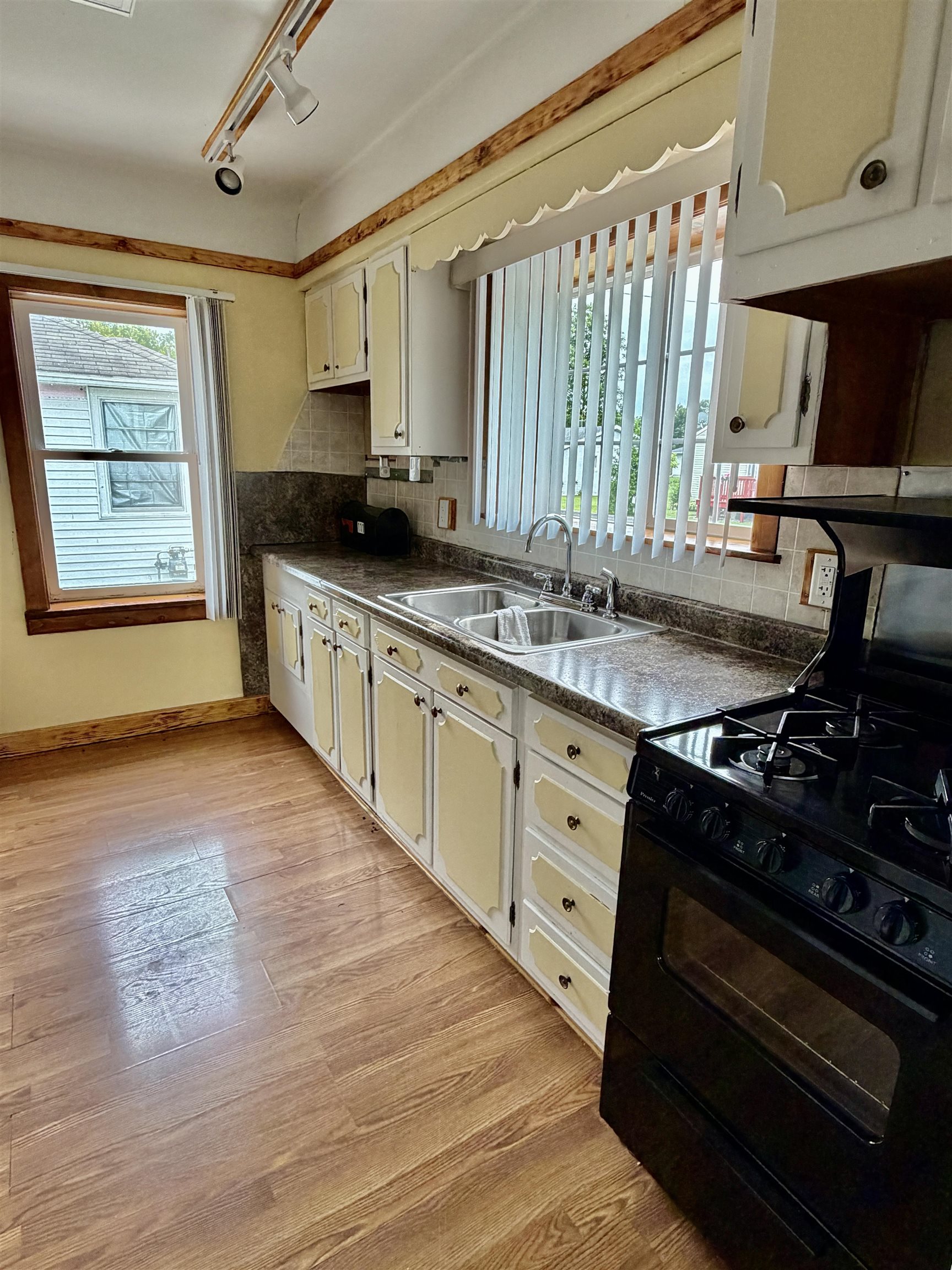 111 6th Street Property Photo 13
