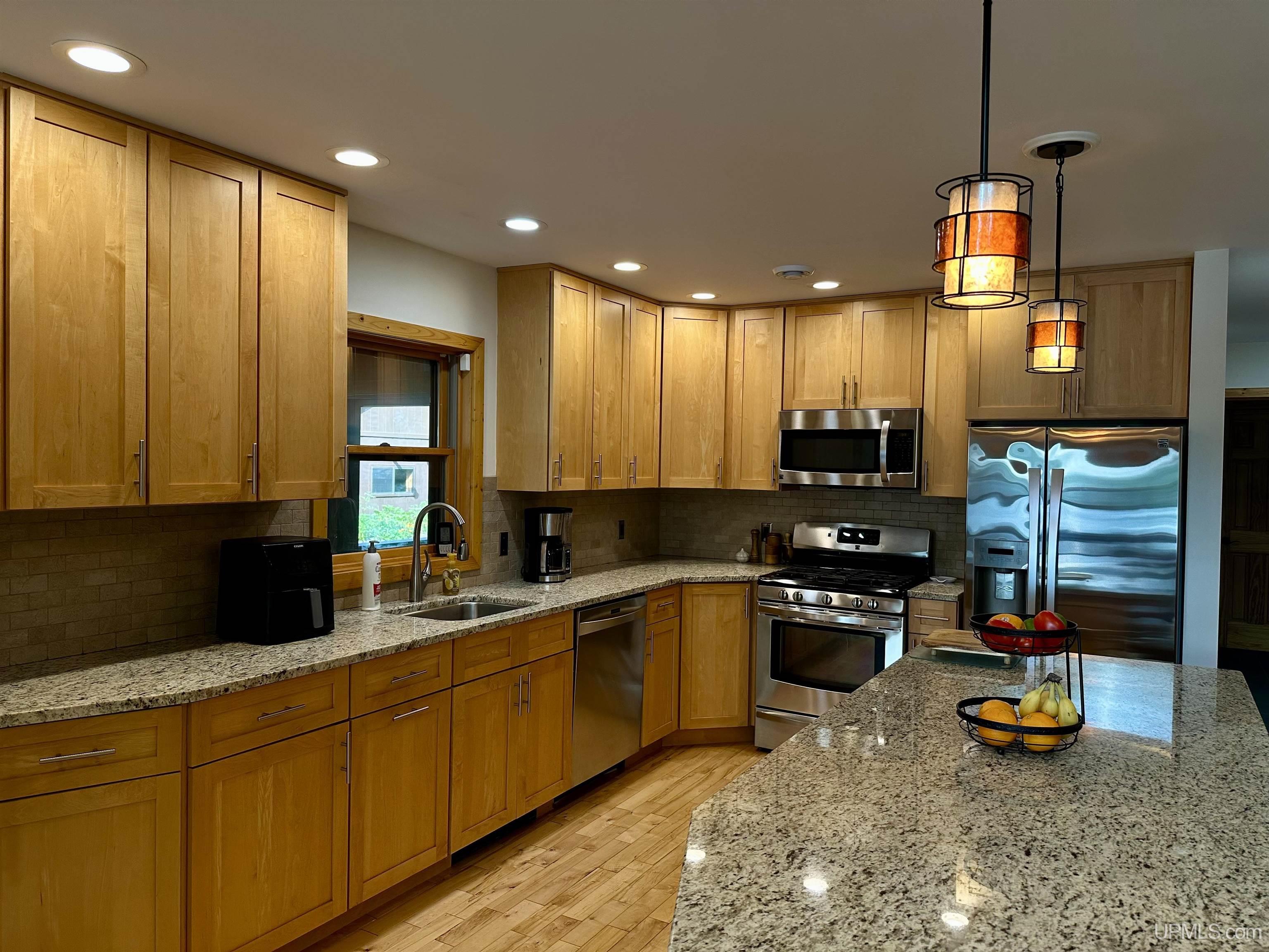 8997 N East Shore Road Property Photo 10
