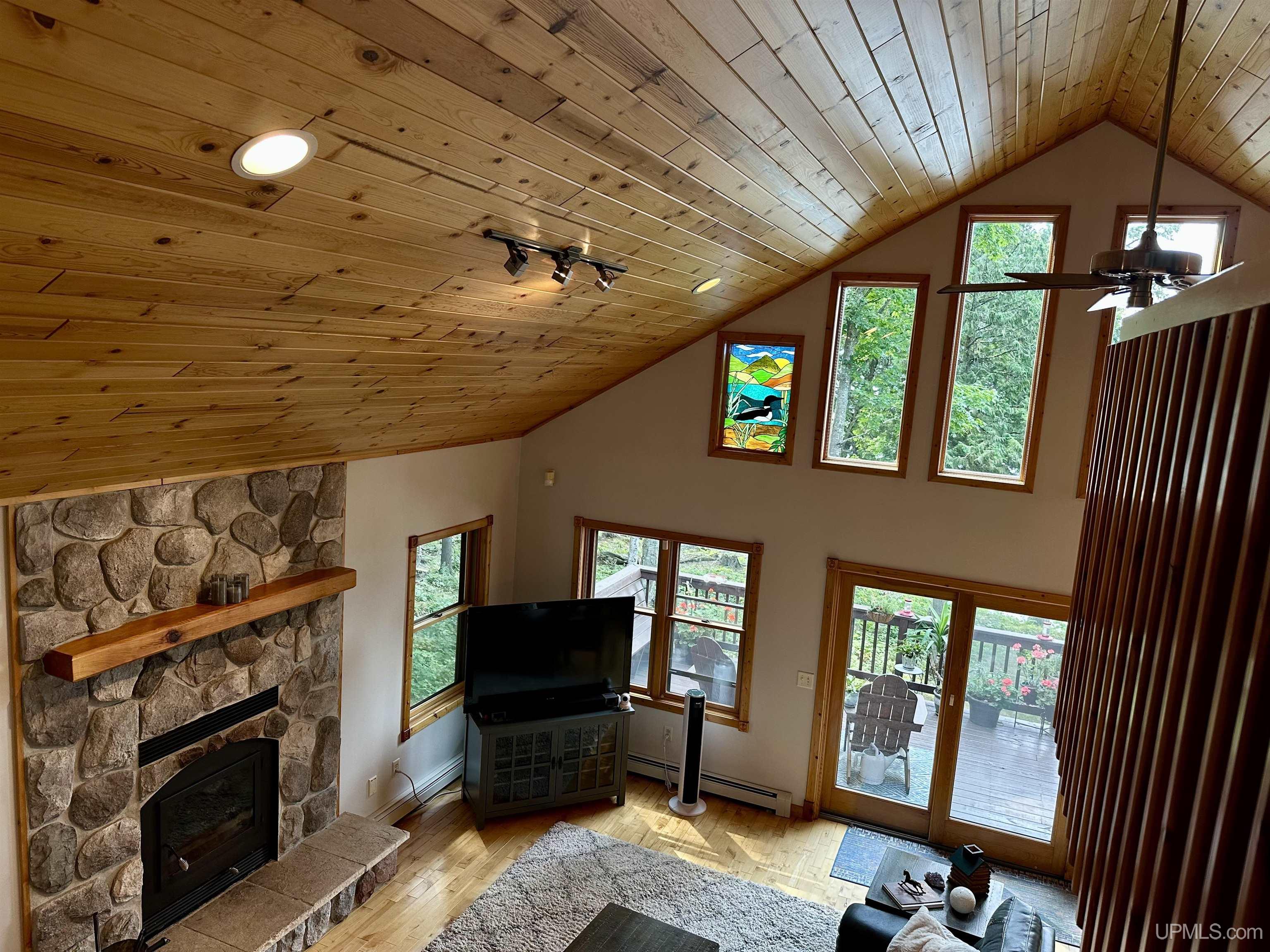 8997 N East Shore Road Property Photo 13