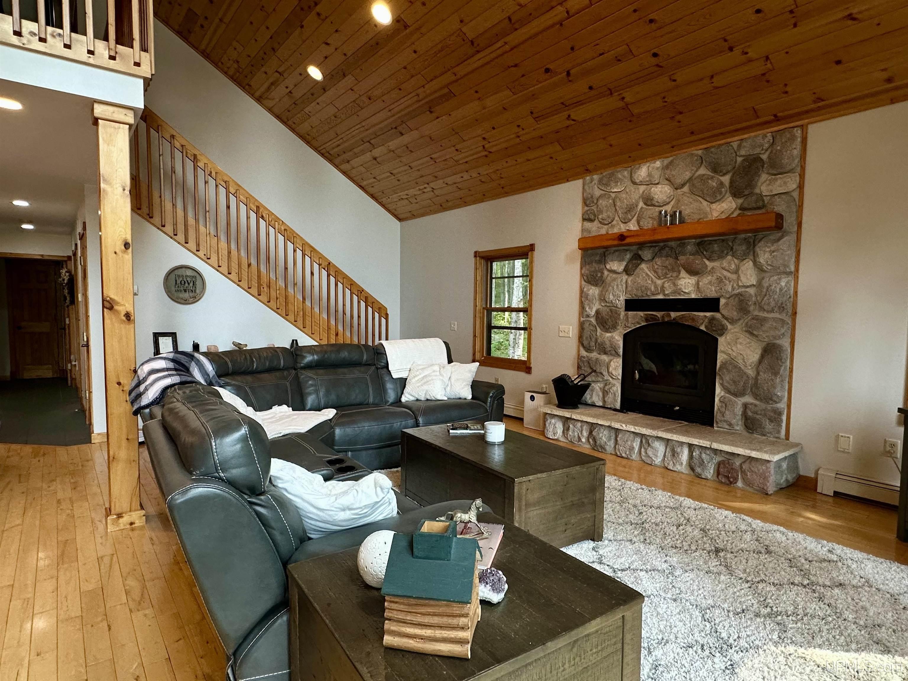 8997 N East Shore Road Property Photo 14