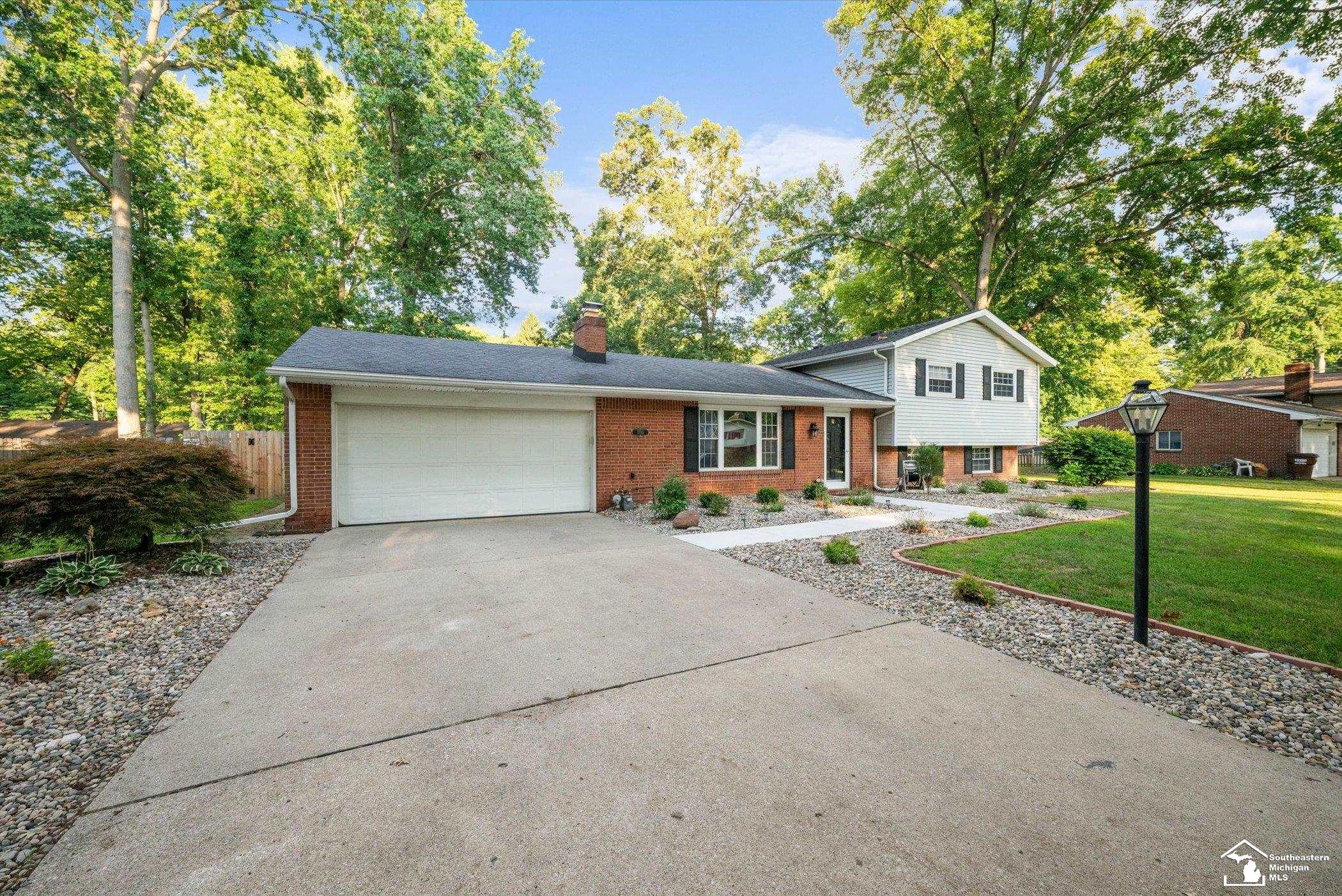 7710 Fir Drive Property Photo 3