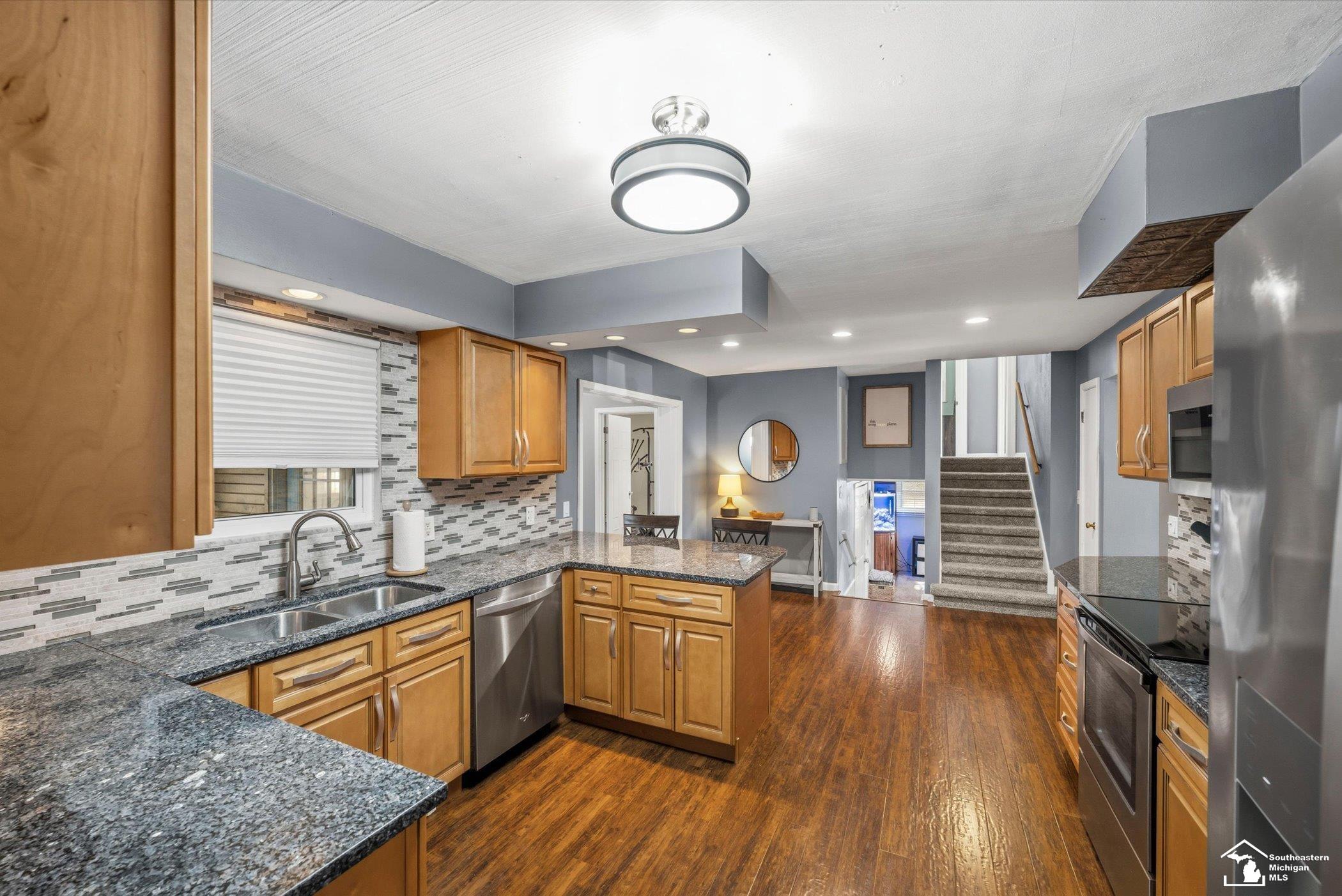 7710 Fir Drive Property Photo 11