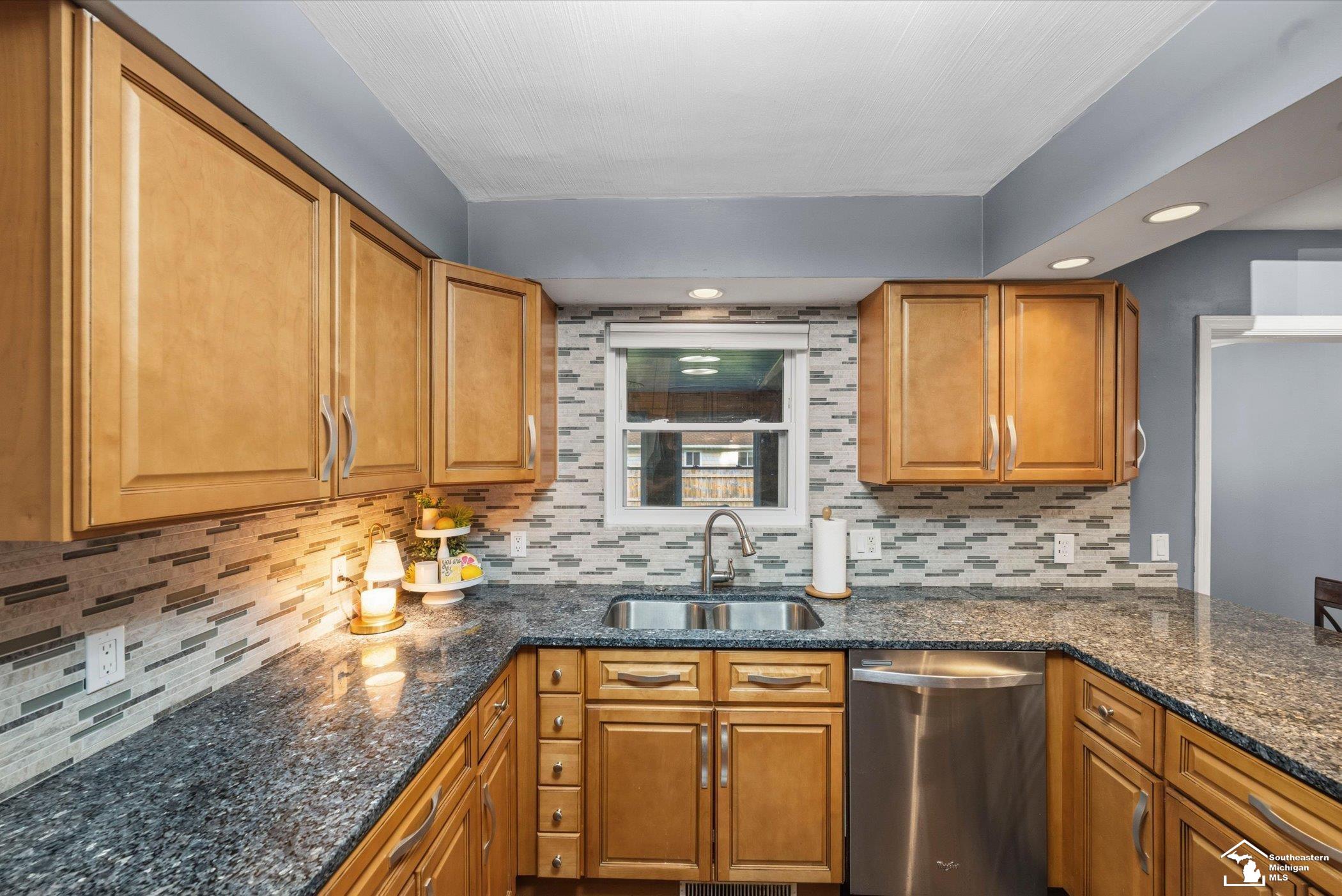 7710 Fir Drive Property Photo 12