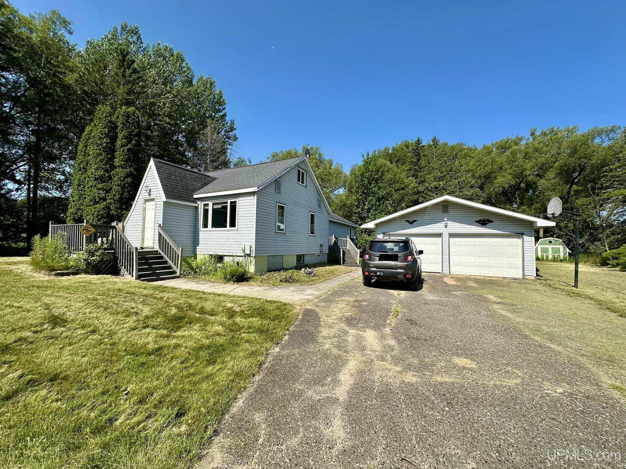 1114 Willow Road Property Photo 2