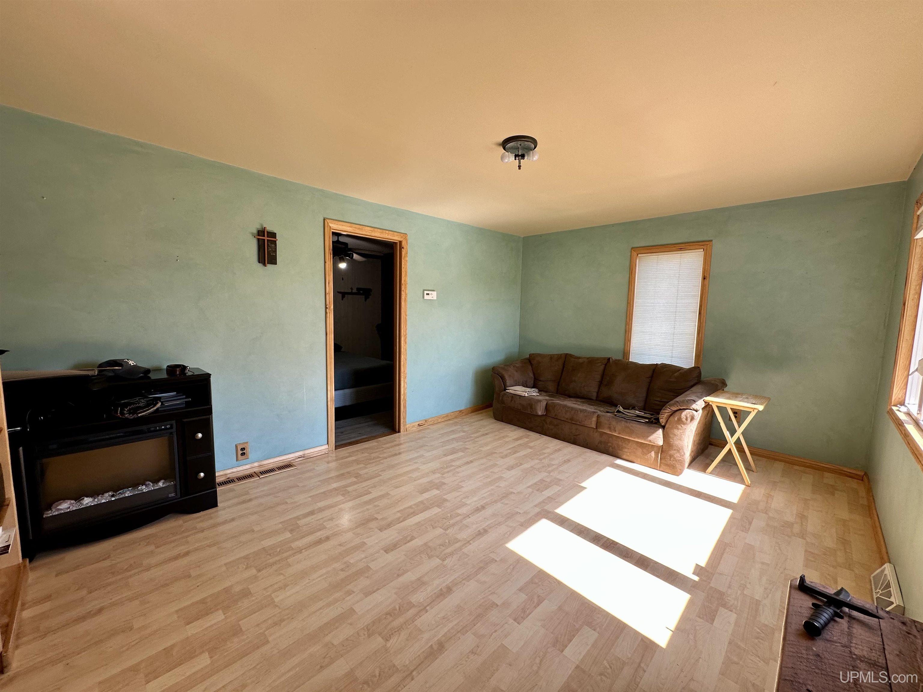 1114 Willow Road Property Photo 3