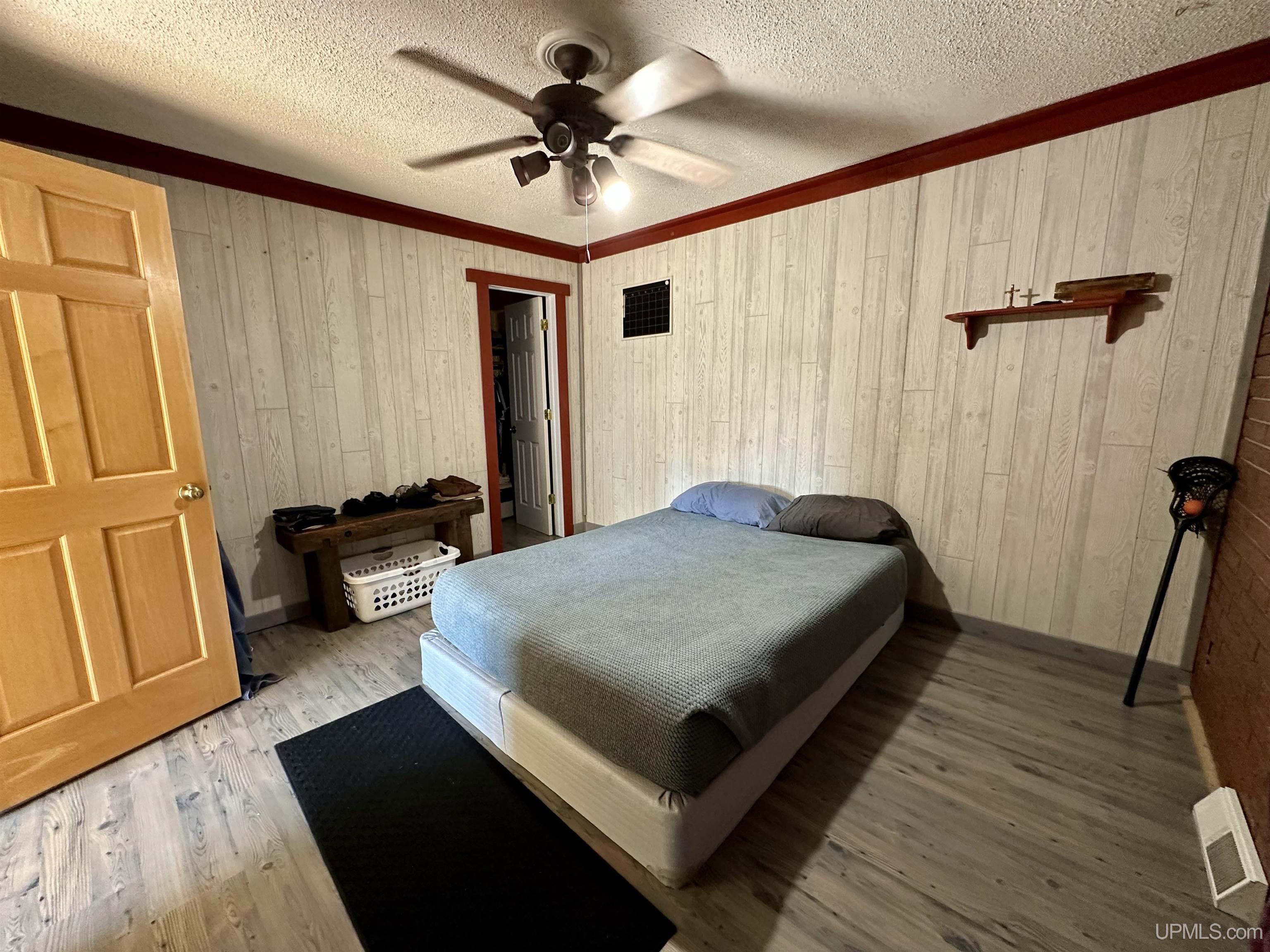1114 Willow Road Property Photo 4