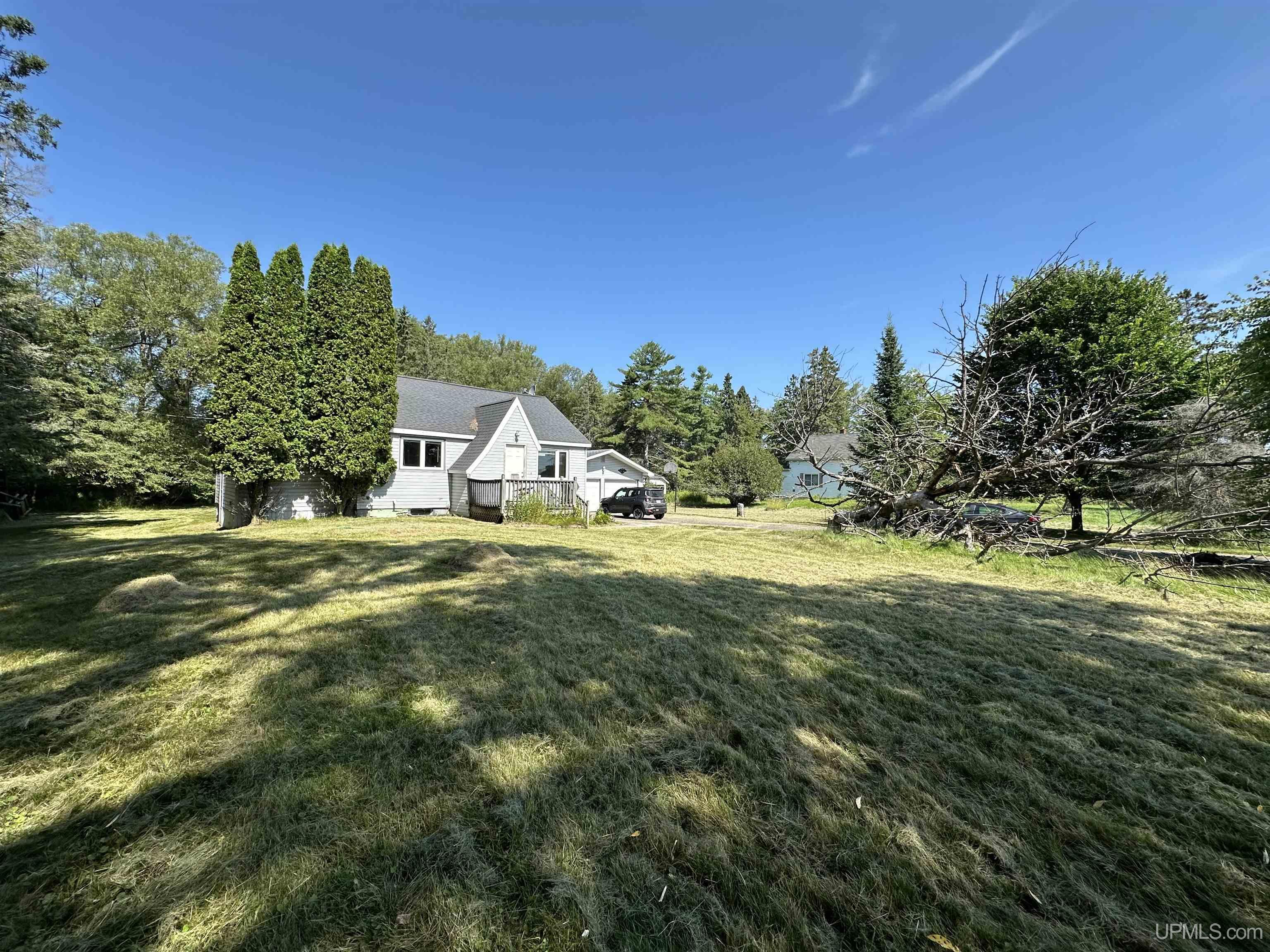 1114 Willow Road Property Photo 16