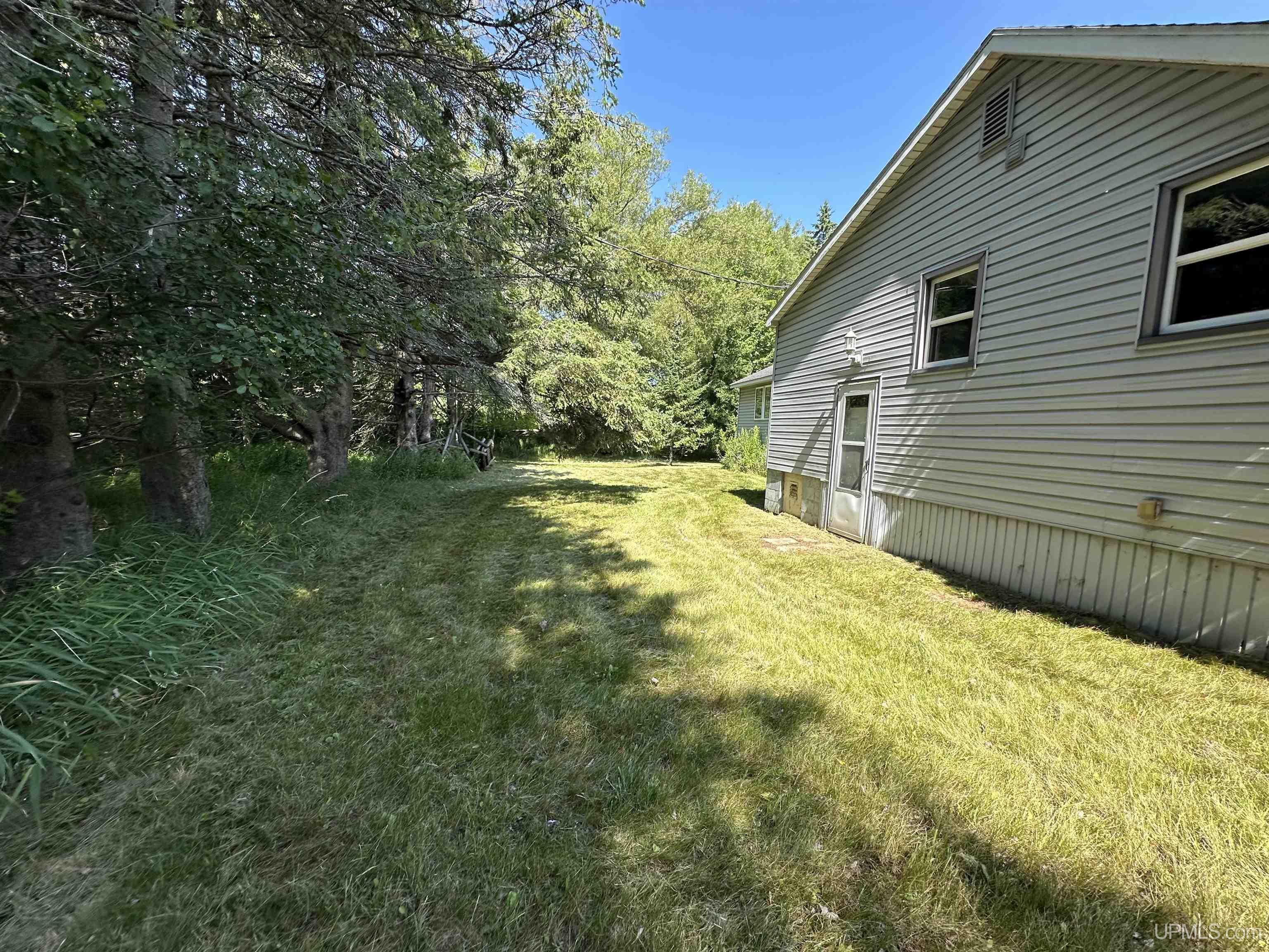 1114 Willow Road Property Photo 17