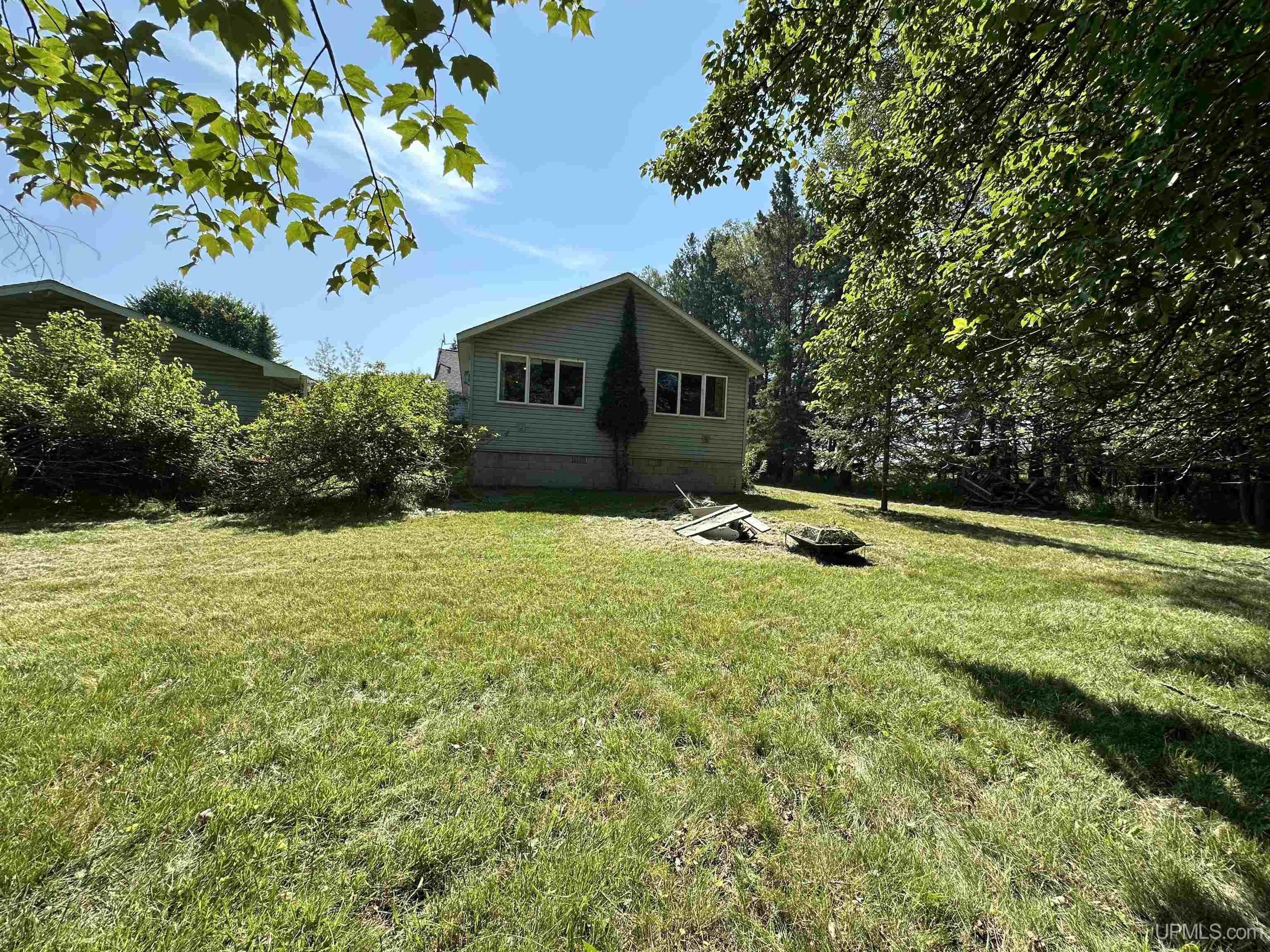 1114 Willow Road Property Photo 18