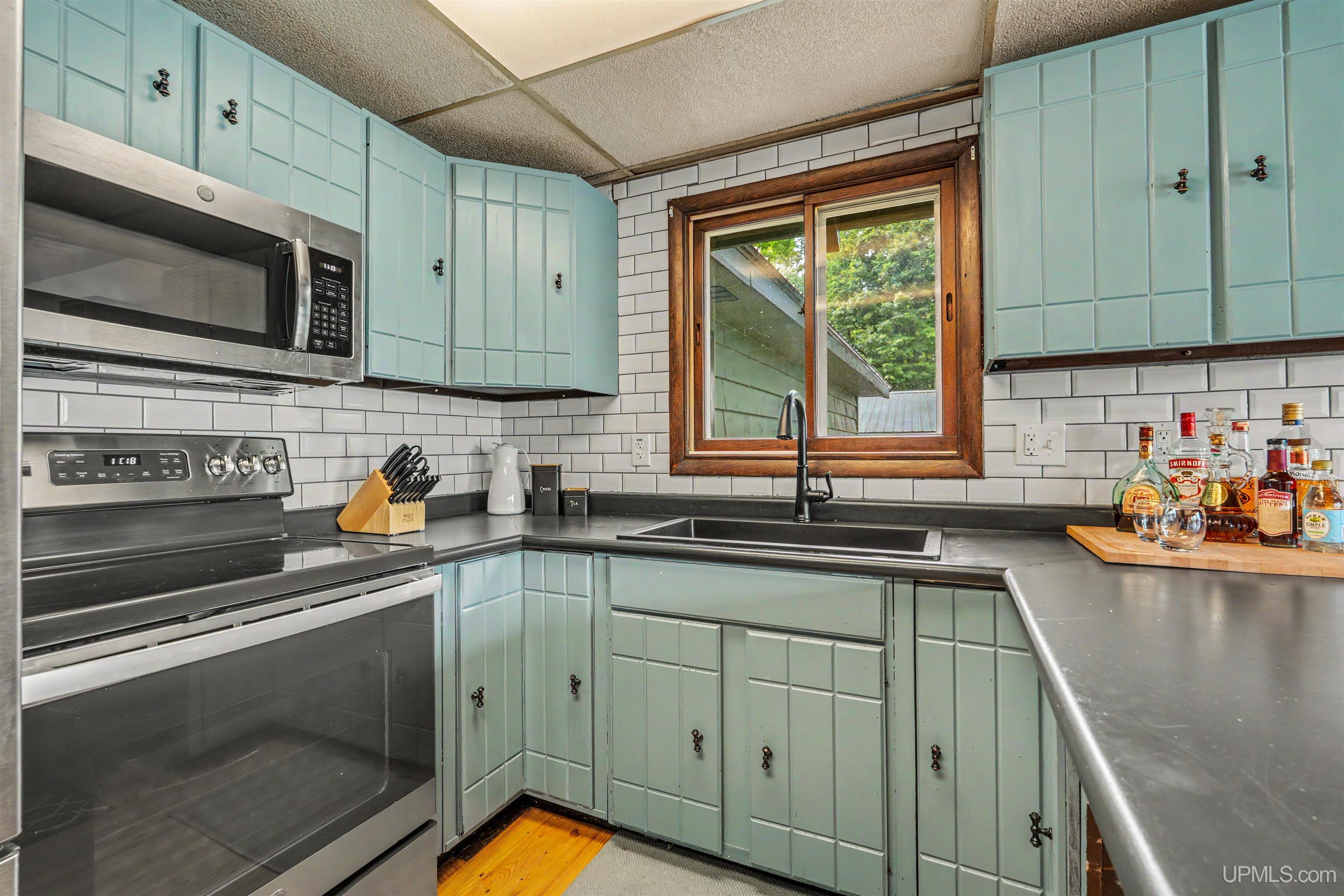 6646 Florence Drive Property Photo 7