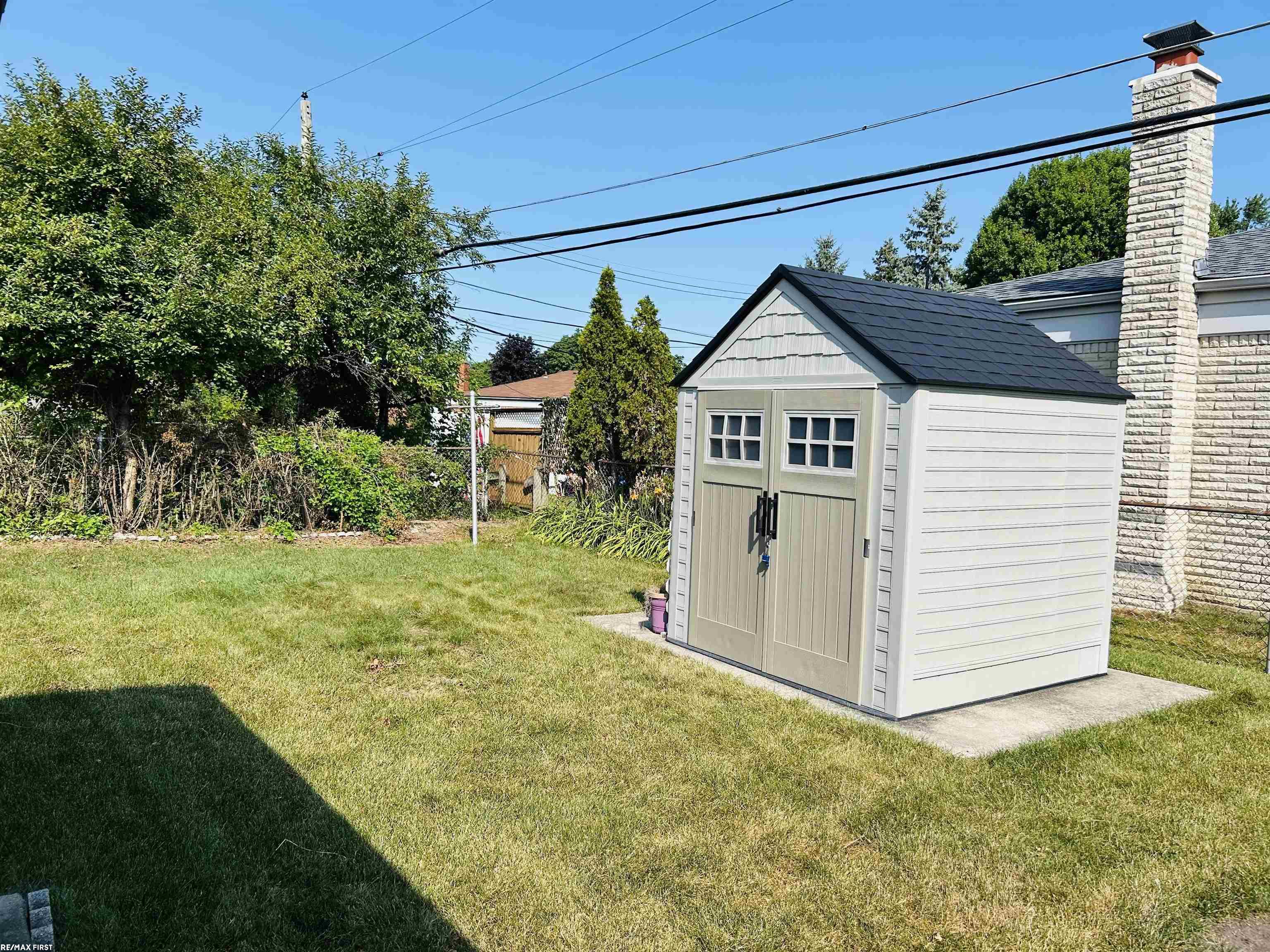 14057 Edison Street Property Photo 5