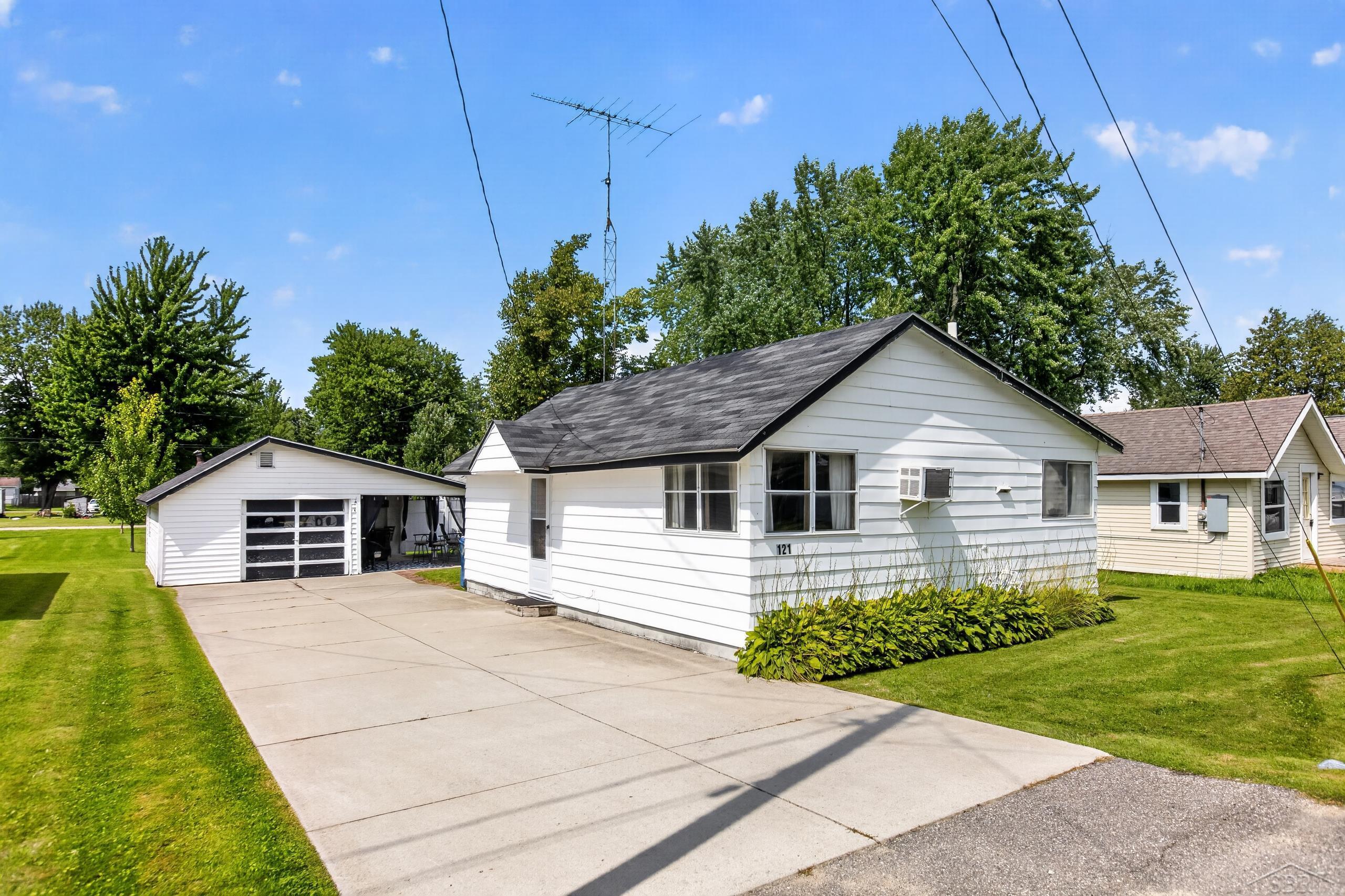 121 Sandpiper Avenue Property Photo 1