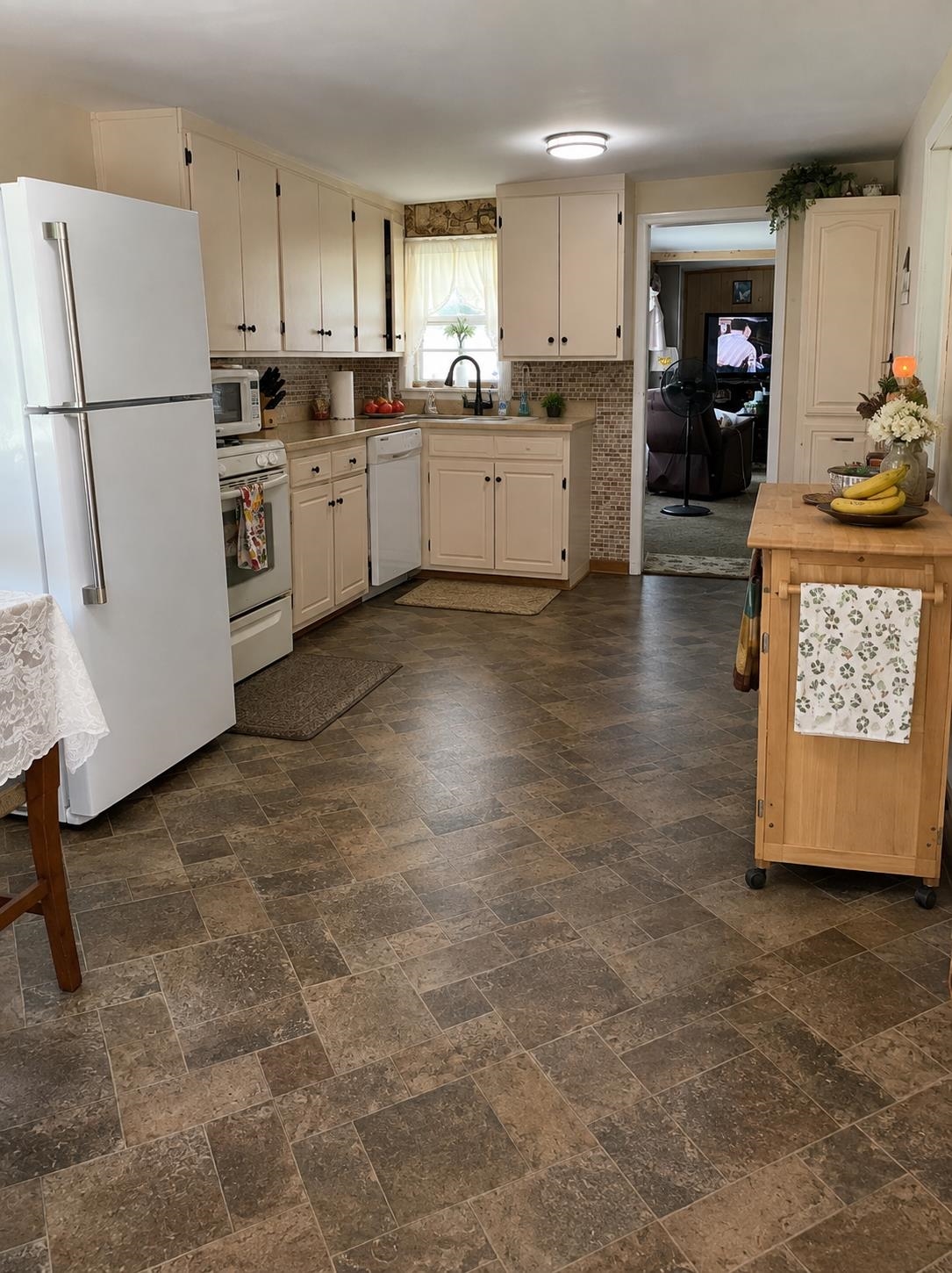 4230 E M 55 Property Photo 11