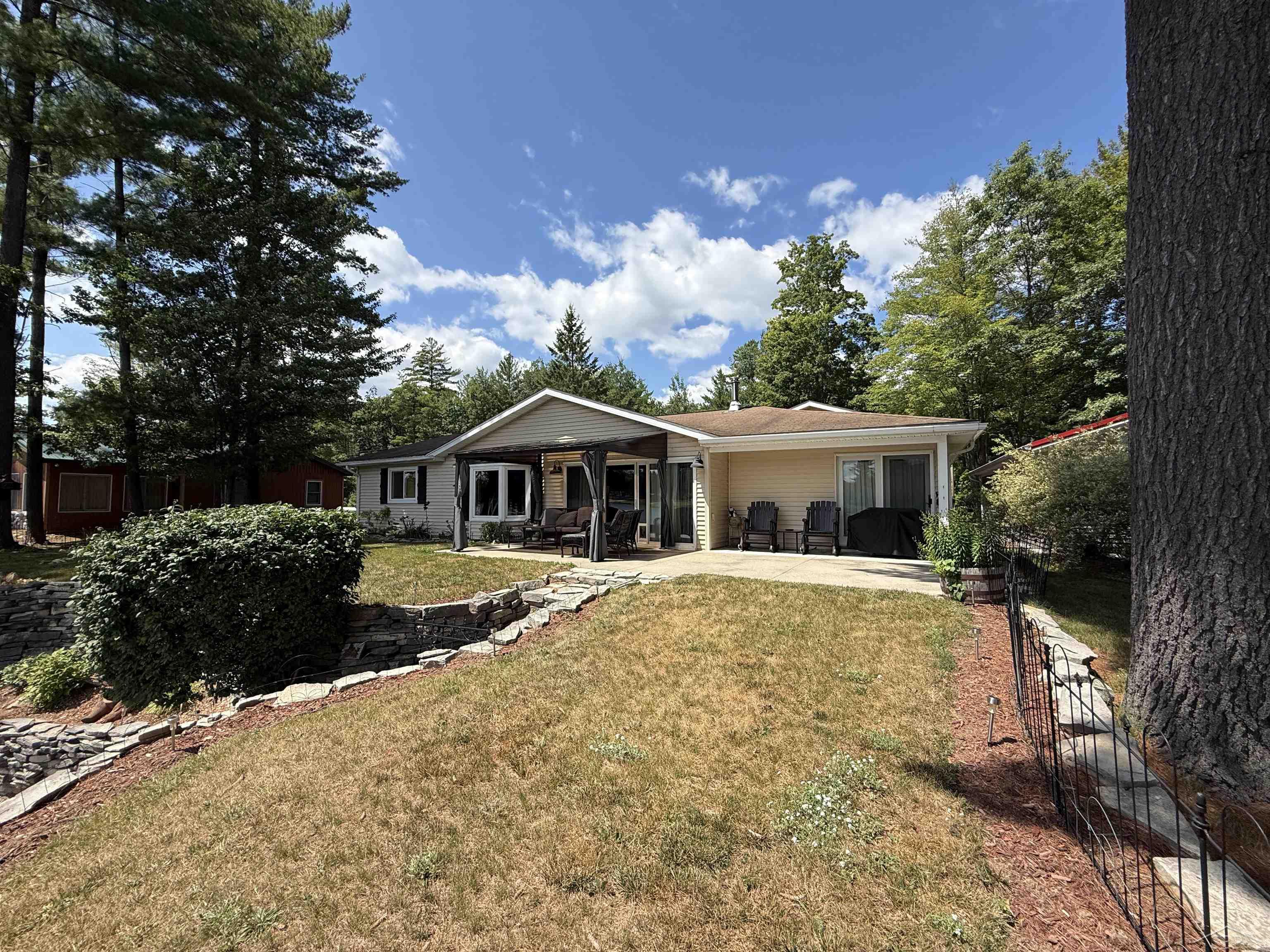 3422 E Pinecrest Drive Property Photo 1