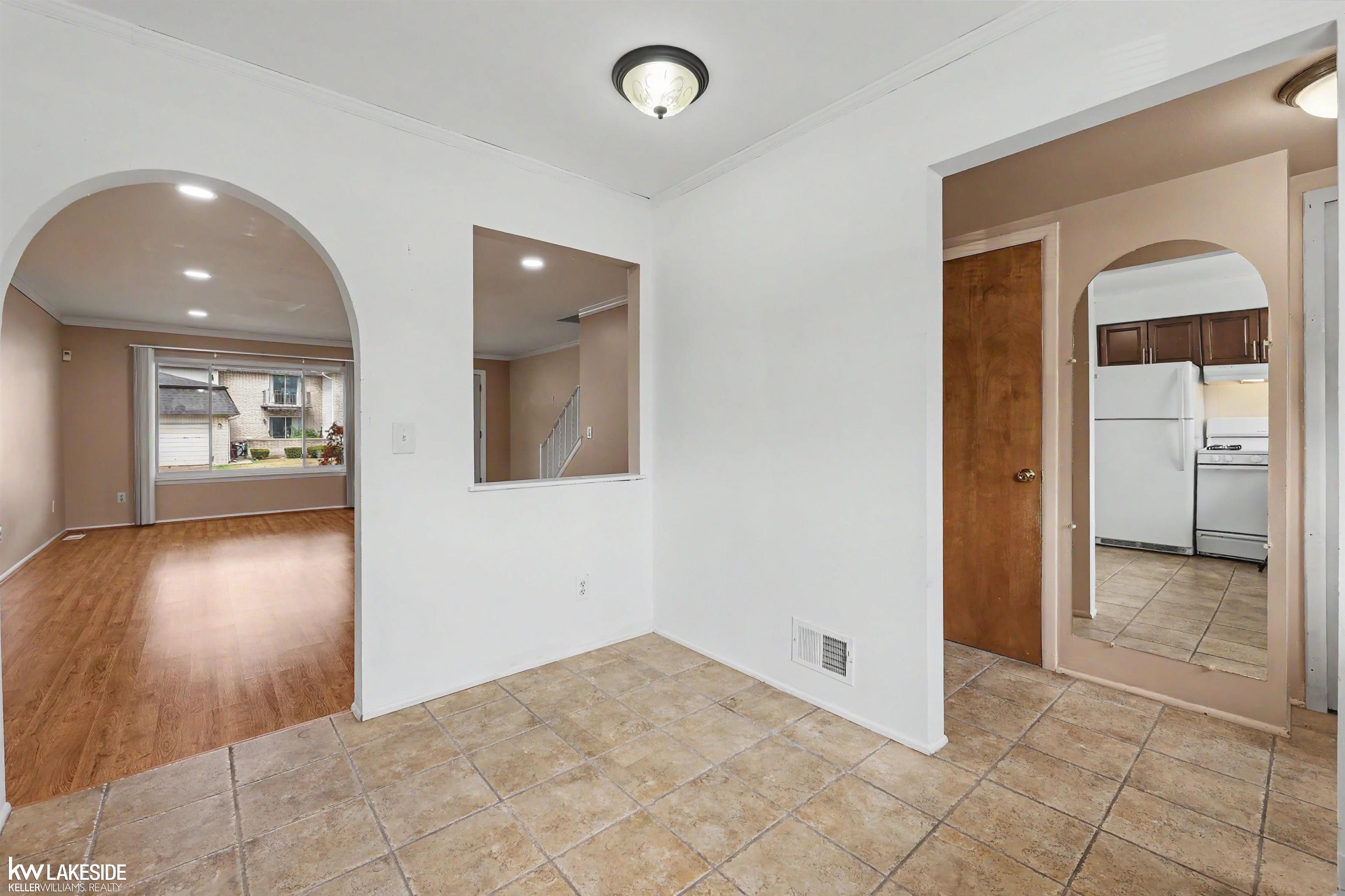 28306 Universal Drive Property Photo 18