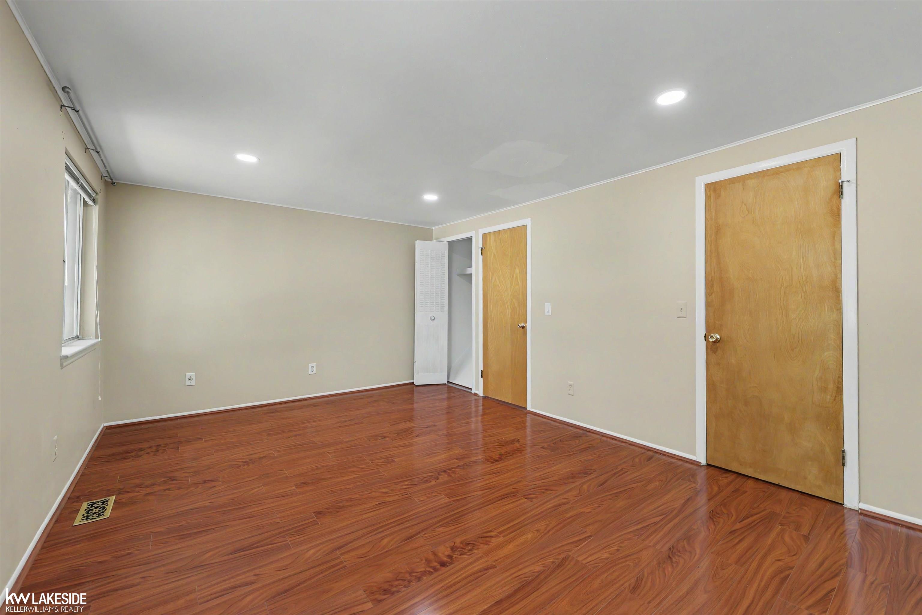 28306 Universal Drive Property Photo 21