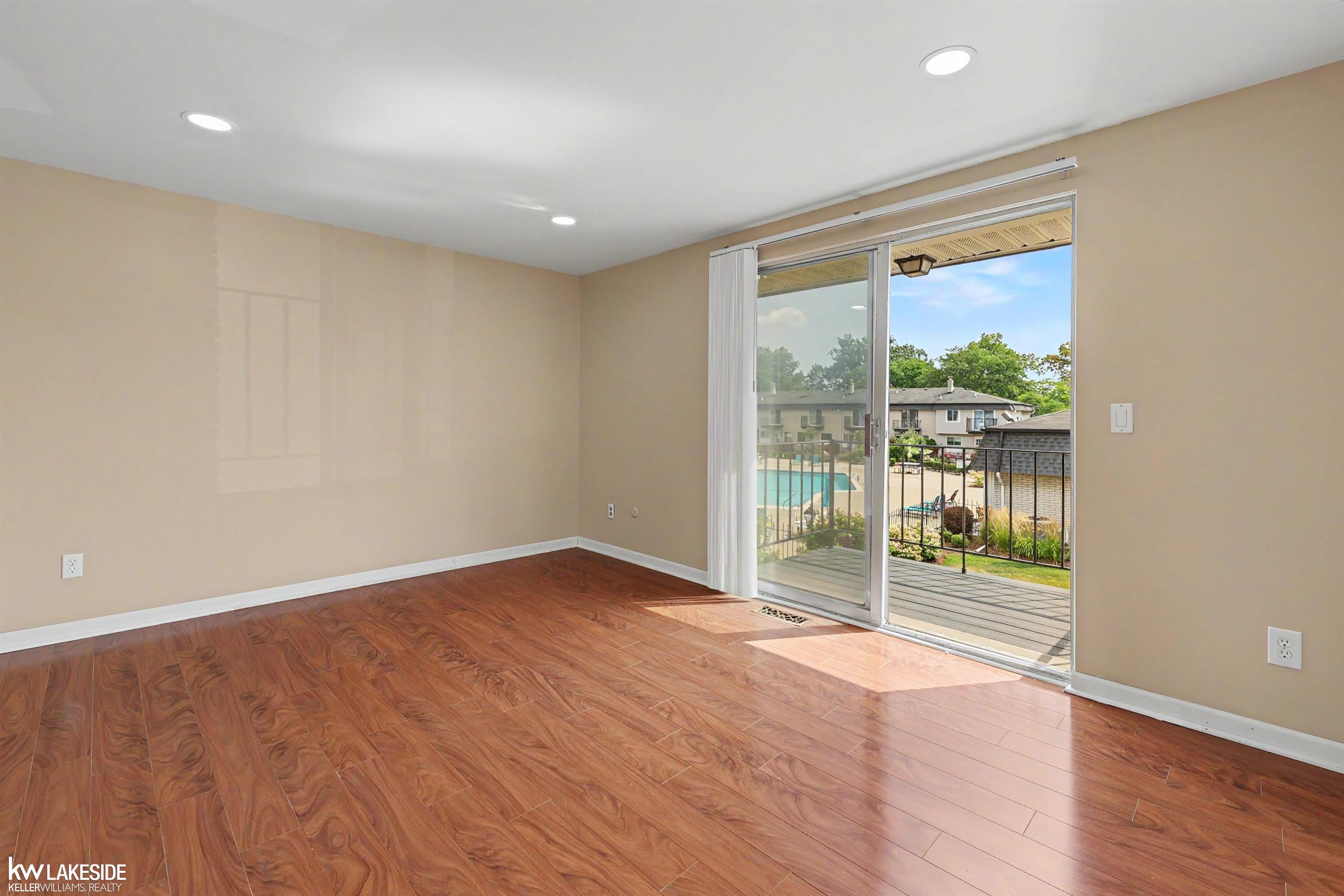 28306 Universal Drive Property Photo 27