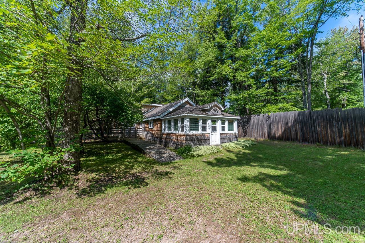 E3220 And E3218 M28 Highway Property Photo 29