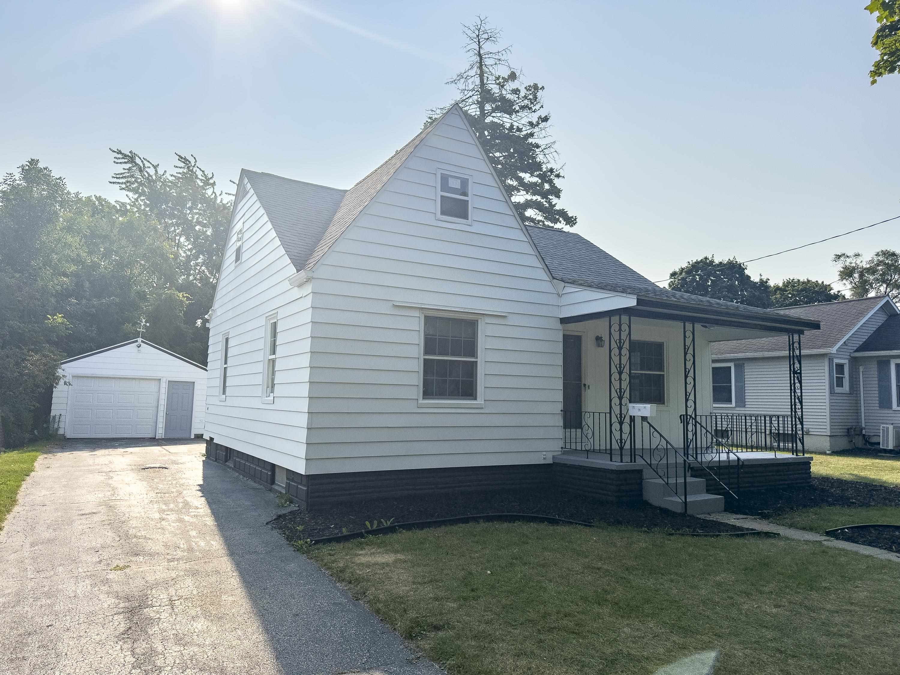 707 Burns Street Property Photo 1