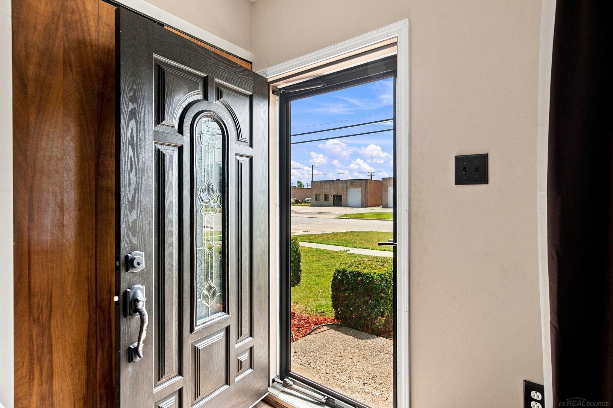 15611 Common Road Property Photo 5