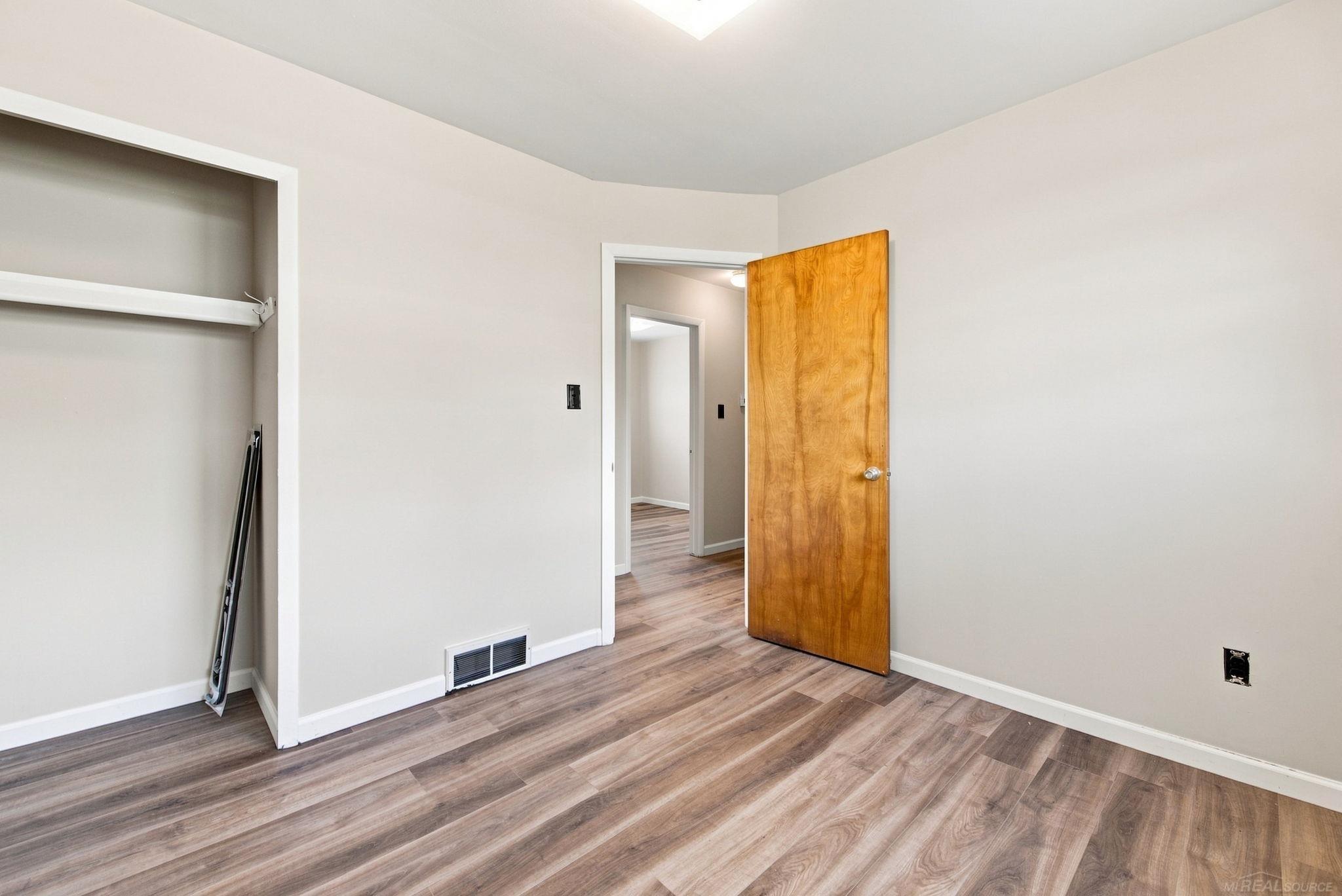 15611 Common Road Property Photo 13