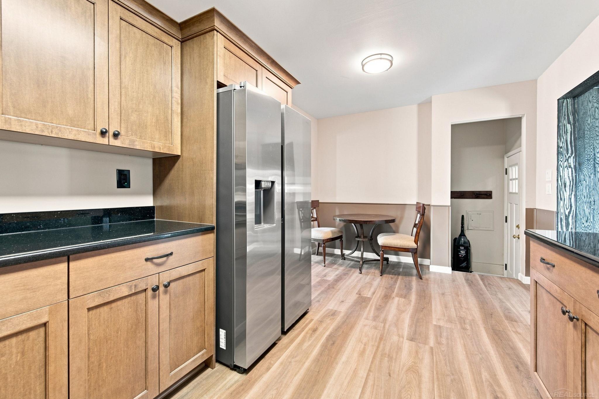 15611 Common Road Property Photo 16
