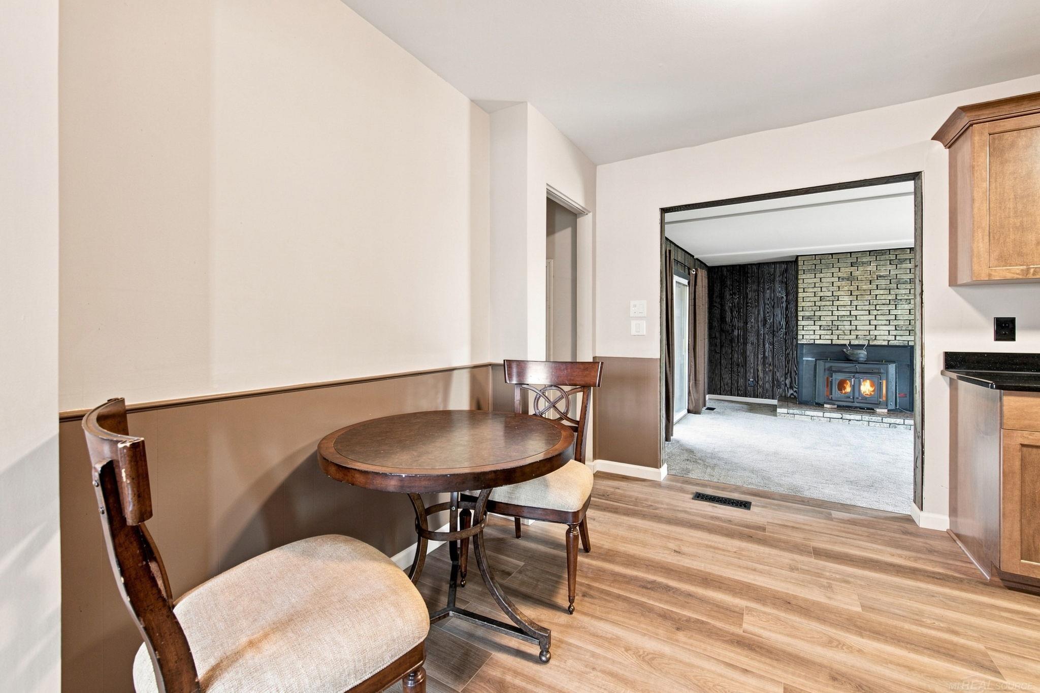 15611 Common Road Property Photo 17